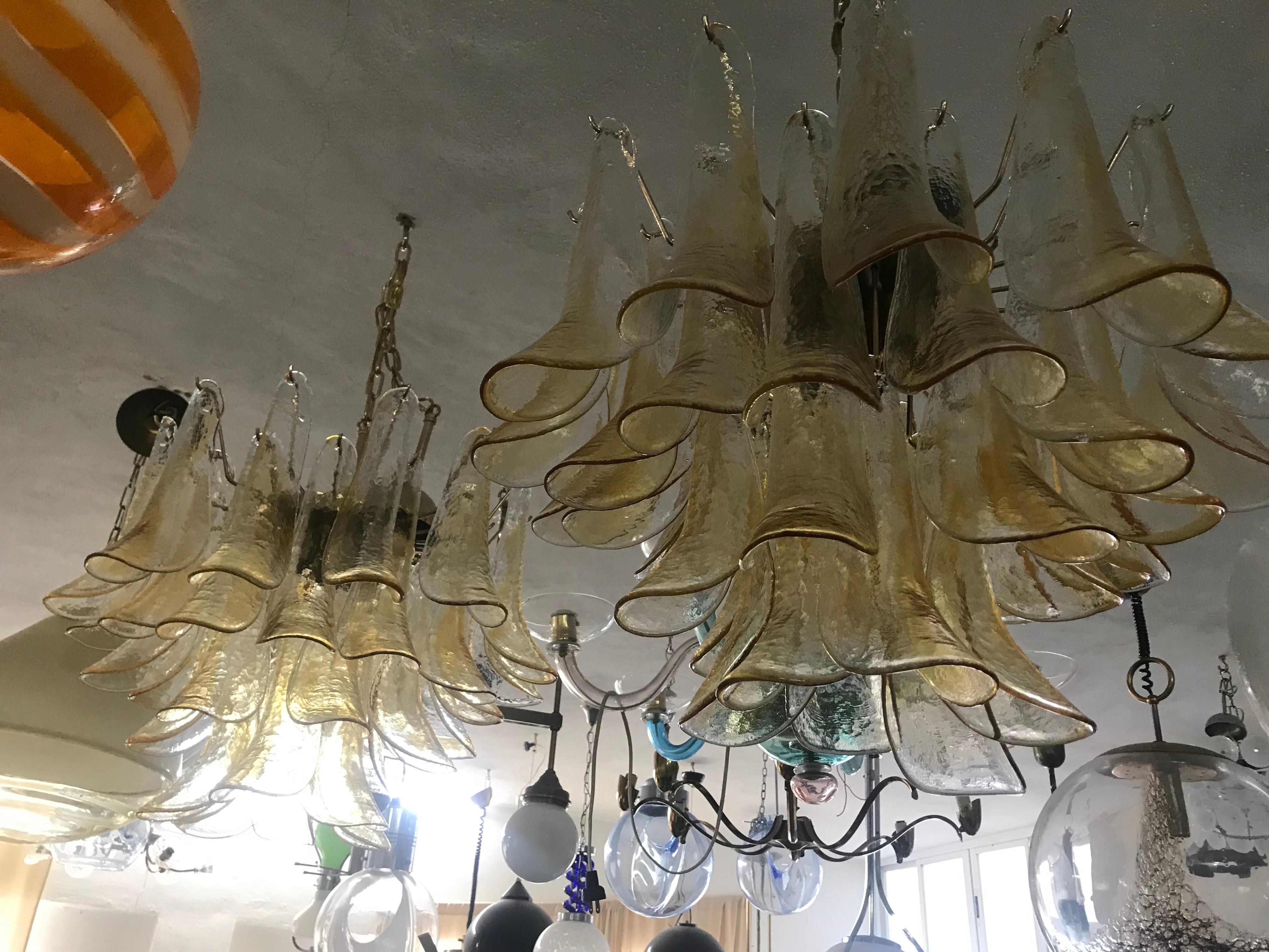 Signed clear and amber Murano glass chandelier by La Murrina, consisting of 36 petals bearing 