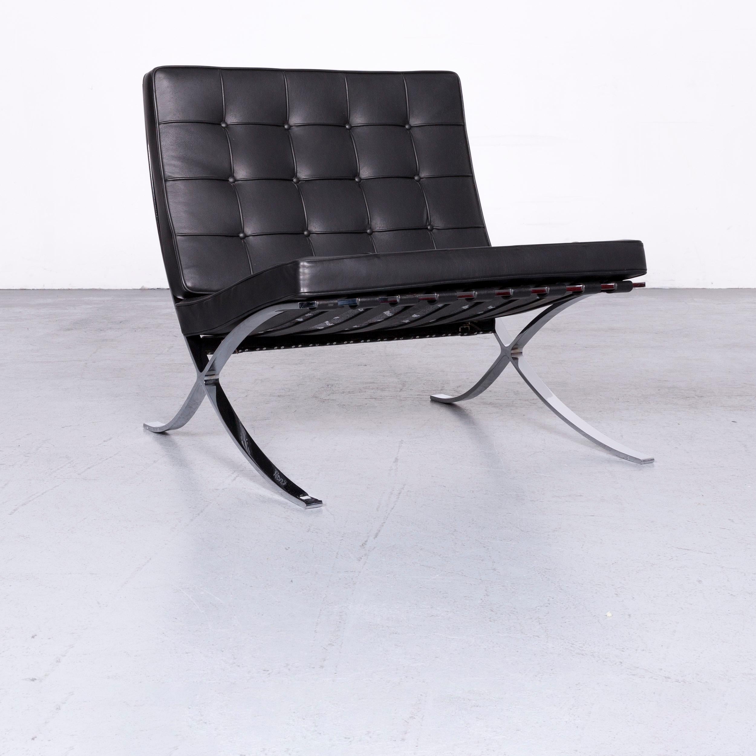 Knoll International Barcelona chair black leather Ludwig Mies van der Rohe, in a minimalistic and modern design, made for pure comfort.
