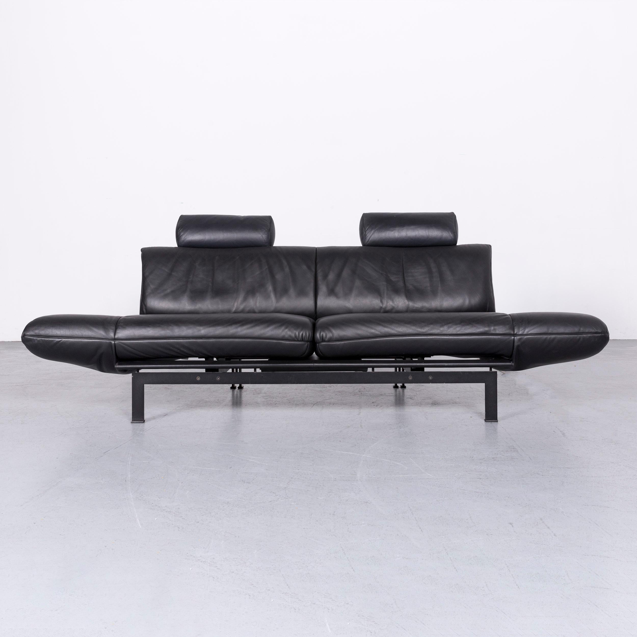 We bring to you a De Sede DS 140 designer leather sofa black three-seat function modern.