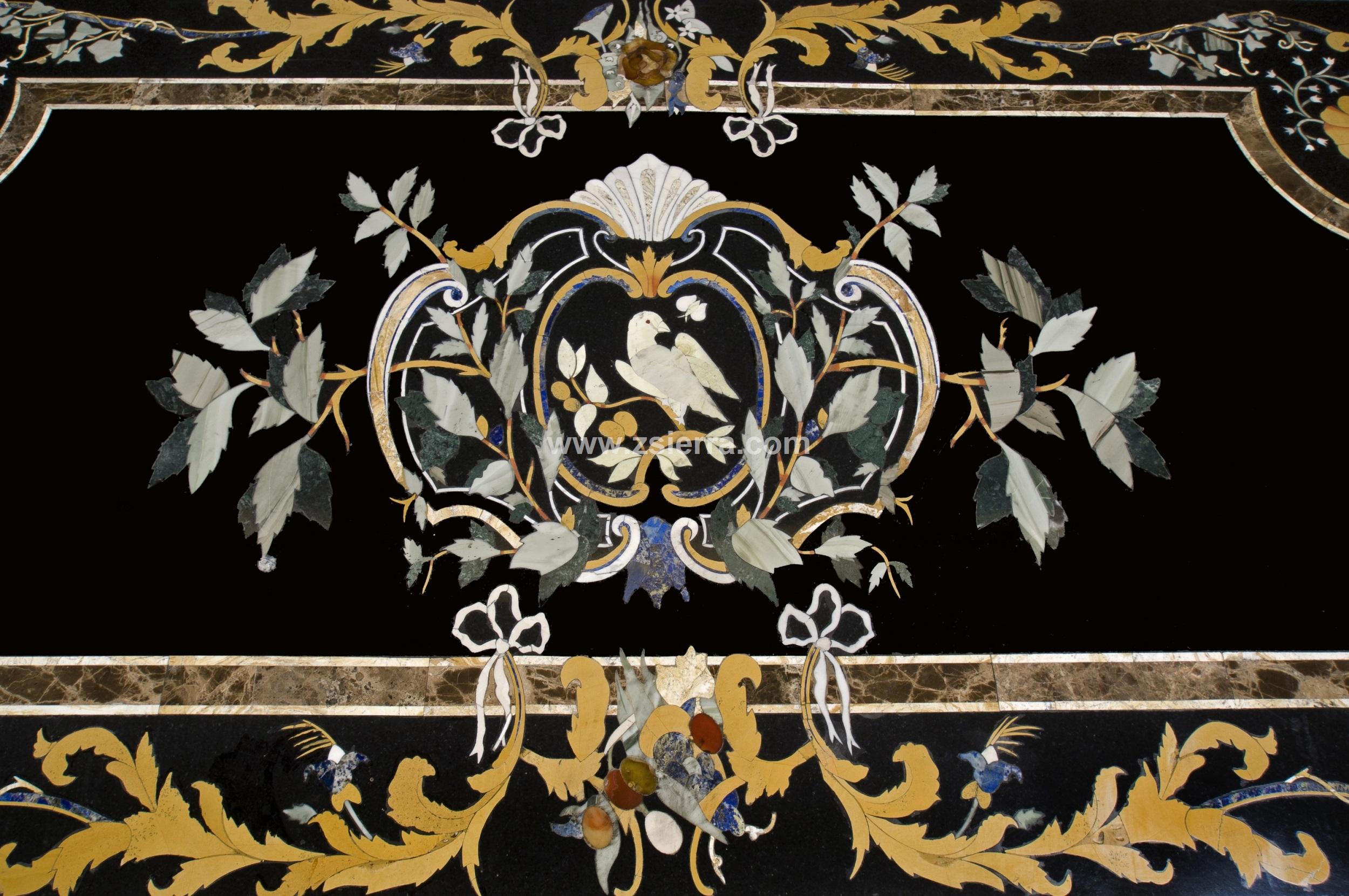 Board decorated with a central motif of bird perched and butterfly surrounded by a shield with volutes and branches, highlighted with a frame with scrolls, aveneradas forms in the corners, lacerías, florecillas and fruits. Both stylistically and