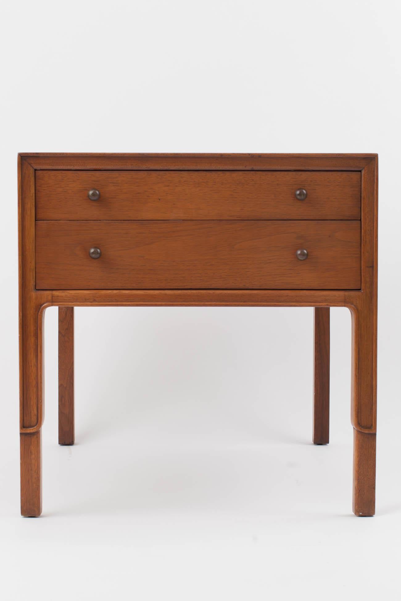 United States, 1960s

Pair of Janus midcentury nightstands by John Stuart for Mt. Airy, in mahogany stains wood with brass pulls.

Measures: 22
