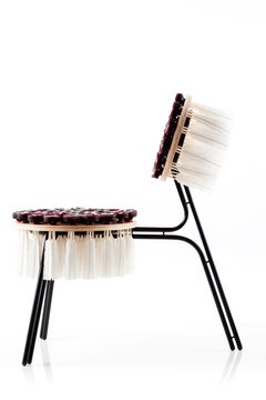 Peteca Contemporary Chair