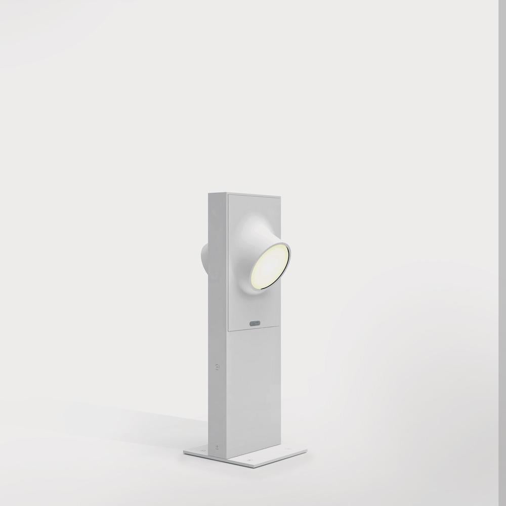 Modern Artemide Ciclope 50 Unilateral Floor Light in White by Alessandro Pedretti For Sale