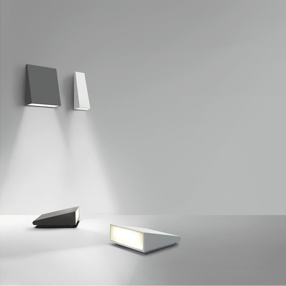 Modern Artemide Cuneo Mini Wall & Floor Light in White by Klaus Begasse For Sale