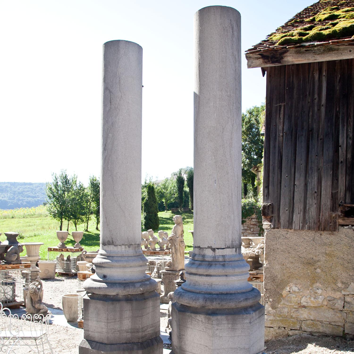 Européen Paire de colonnes monumentales en vente