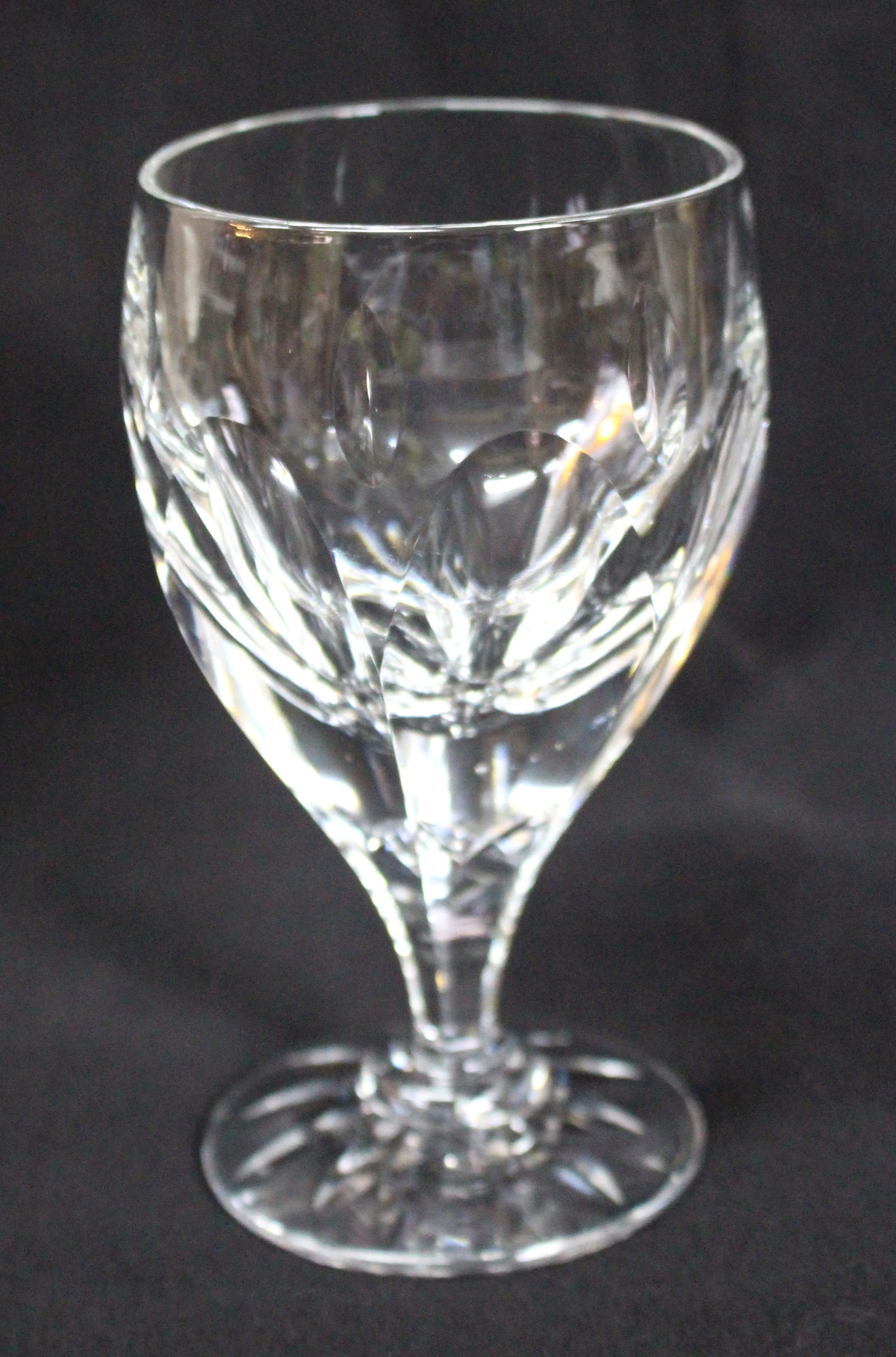 Set of Six Fine Cut Glass English Crystal Wine Glasses In Excellent Condition For Sale In Worcester, Worcestershire