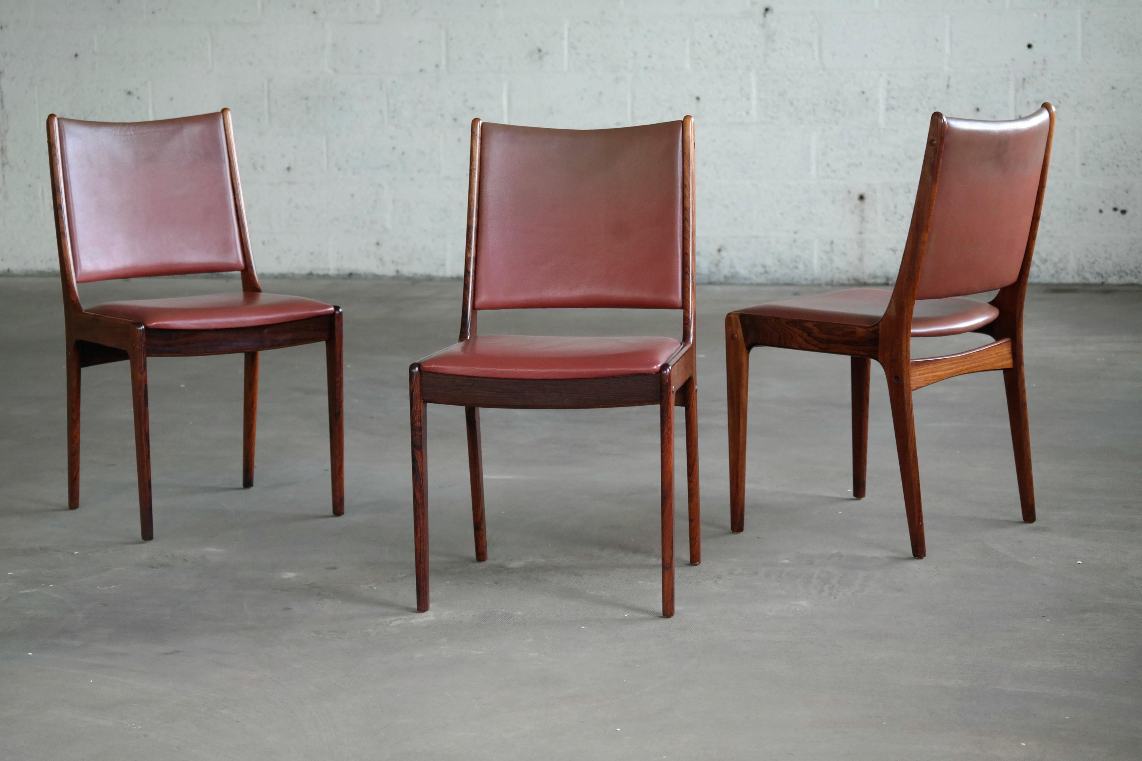 Mid-Century Modern Set of Six Danish Dining Chairs in Rosewood and Leather by Johannes Andersen