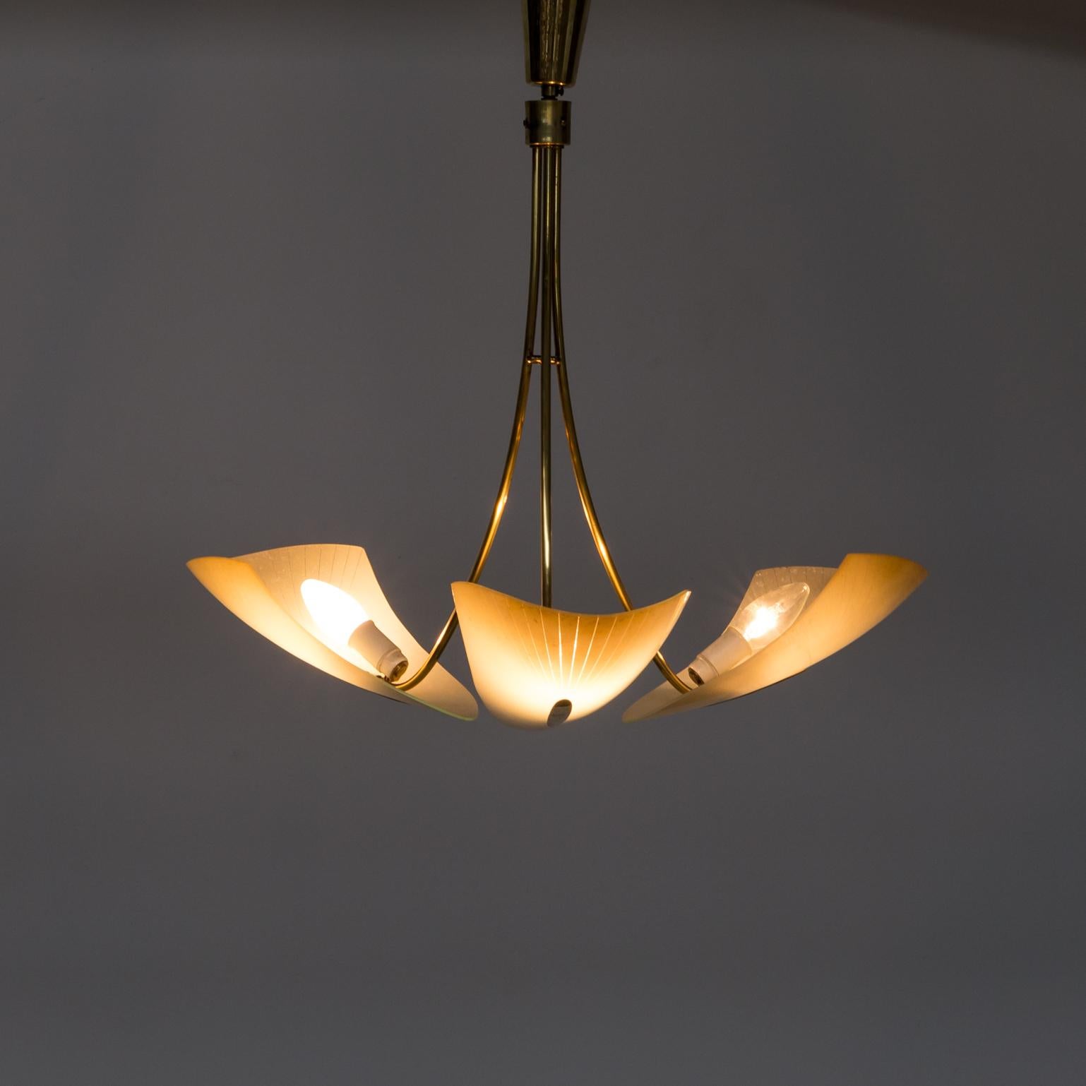1960s Brass and Glass Pendant Hanging Lamp In Good Condition For Sale In Amstelveen, Noord