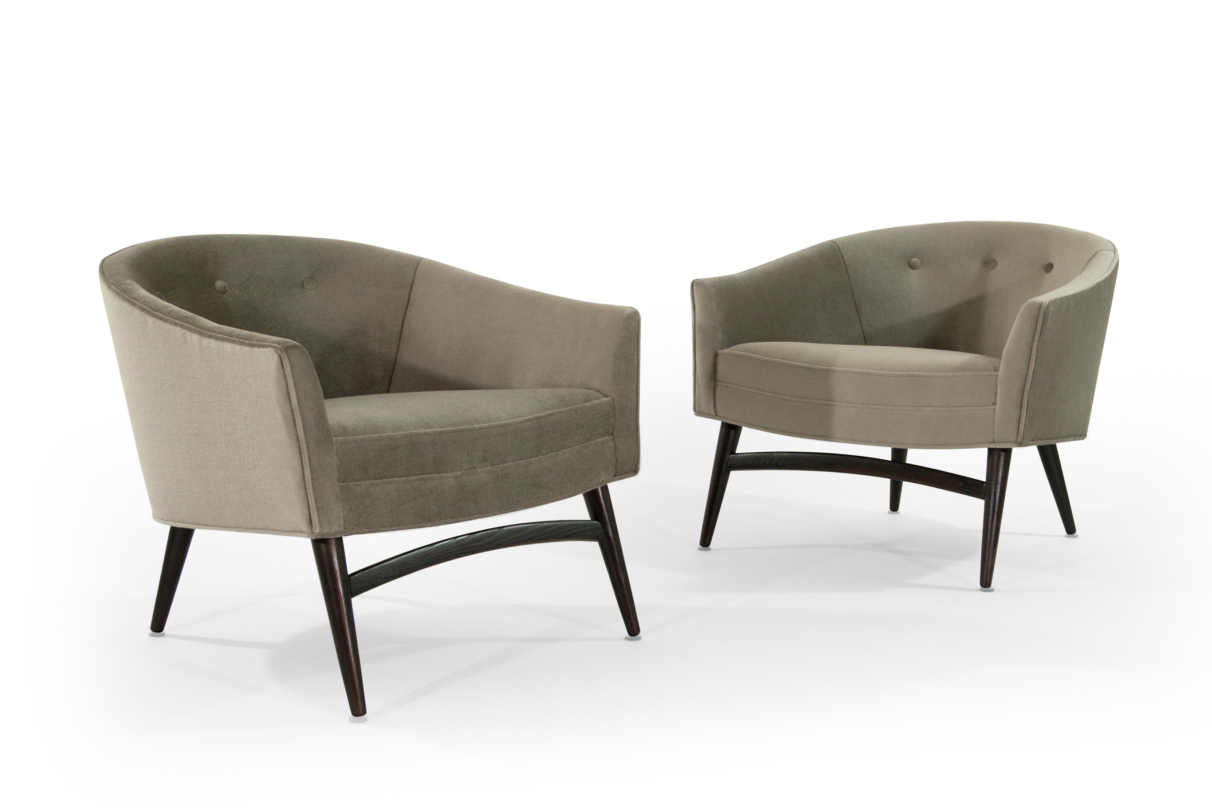 Mid-Century Modern Pair of Italian Barrel Back Lounge Chairs in Champagne Mohair, 1950s