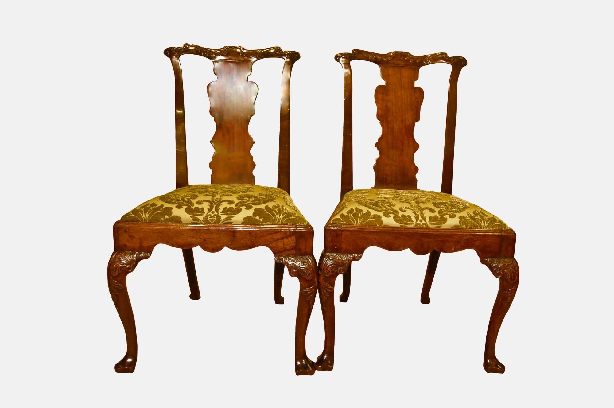 George III Walnut Chairs In Excellent Condition For Sale In Salisbury, GB