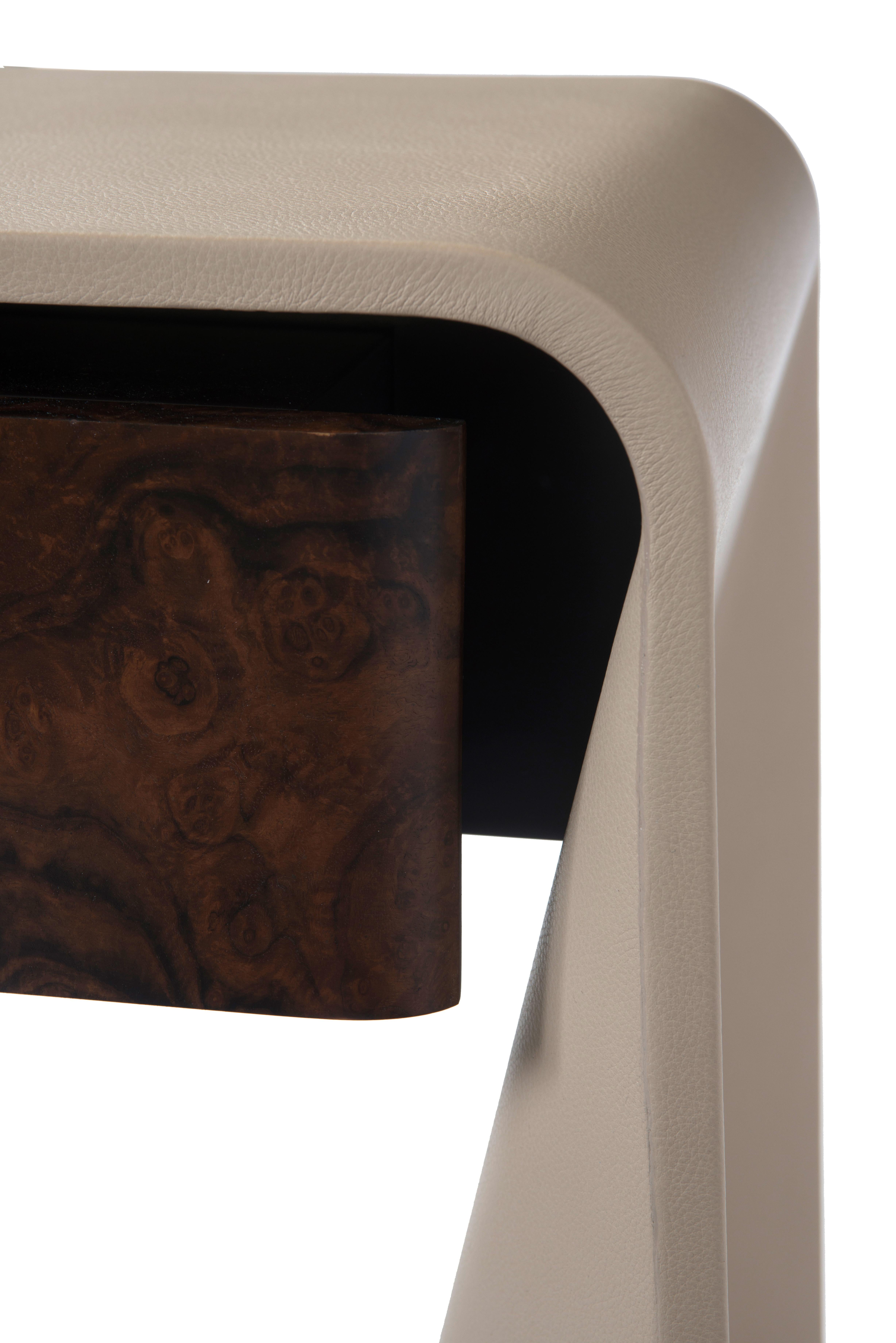 Italian Donghia Tendu Leather End Table in Tortora Leather and Wood For Sale