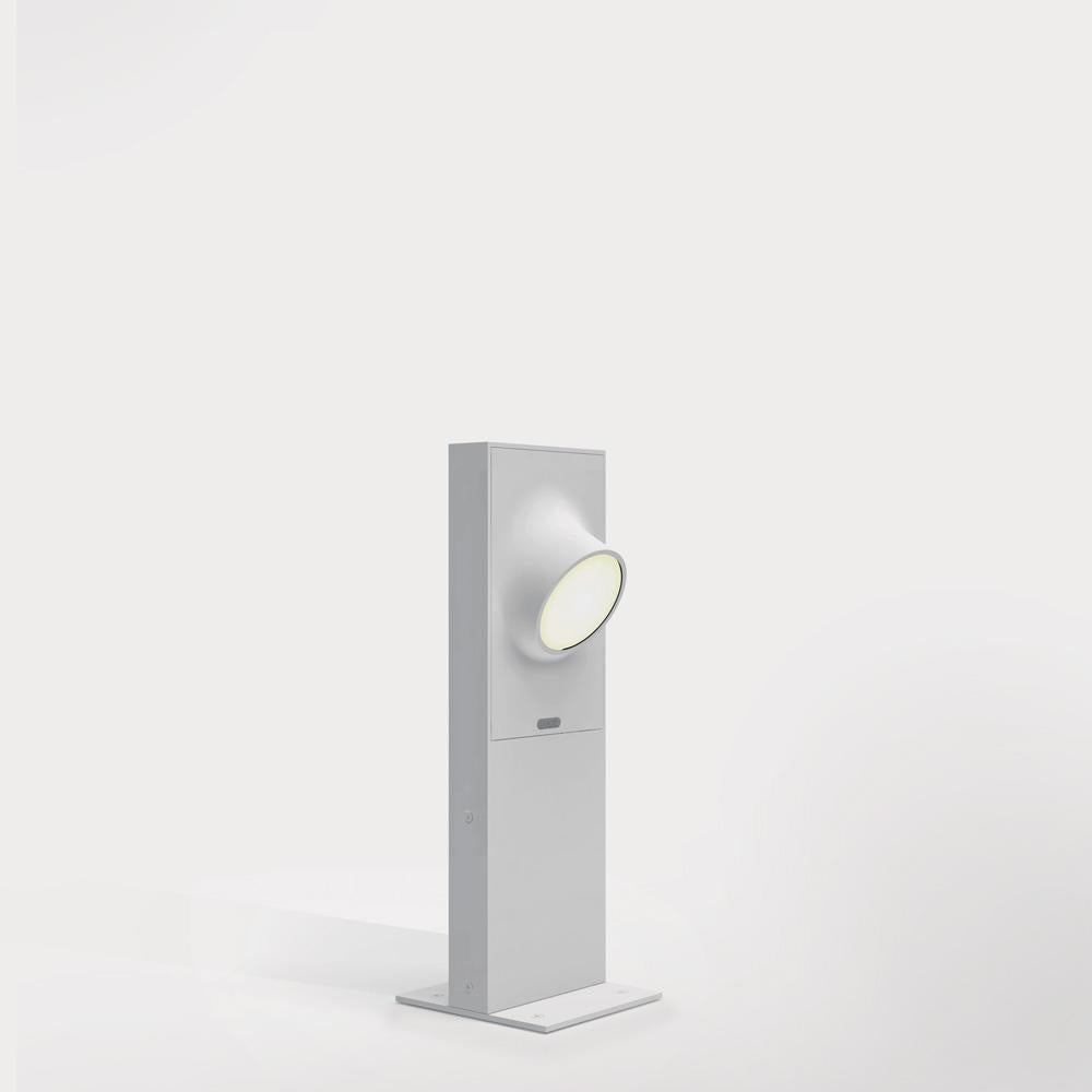 Italian Artemide Ciclope 50 Unilateral Floor Light in White by Alessandro Pedretti For Sale