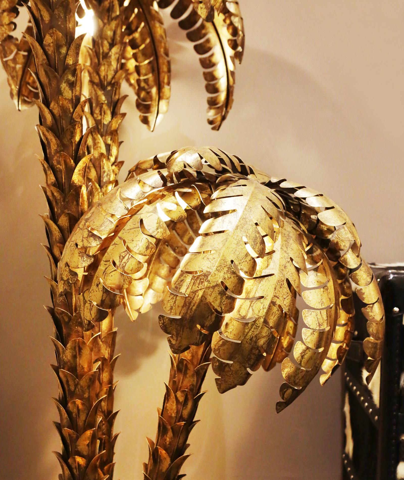 Vergoldete Palmer Dreifach-Stehleuchte in Gold-Finish im Zustand „Hervorragend“ im Angebot in Paris, FR
