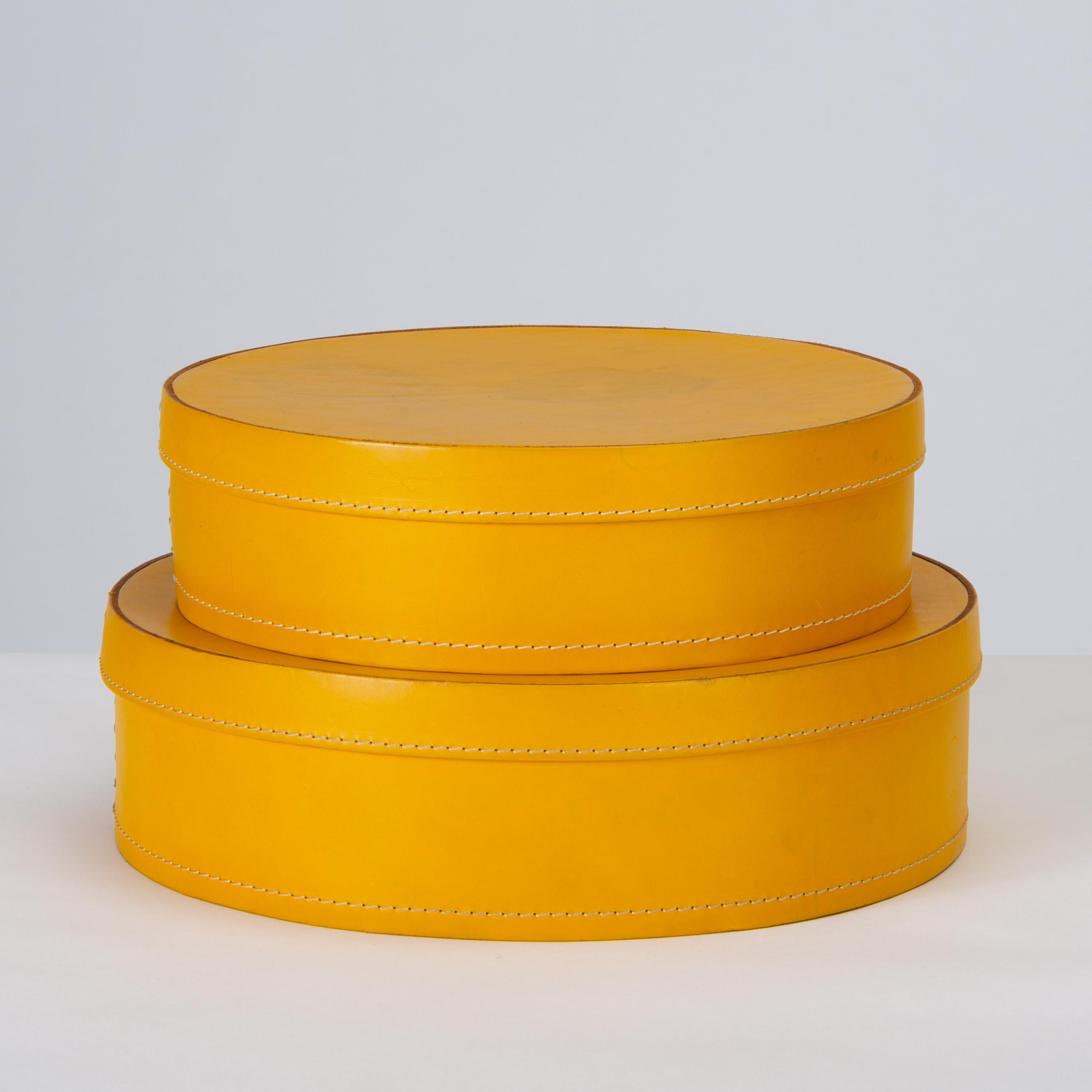 Modern Round Leather Nesting Boxes by Arte Cuoio & Triangolo