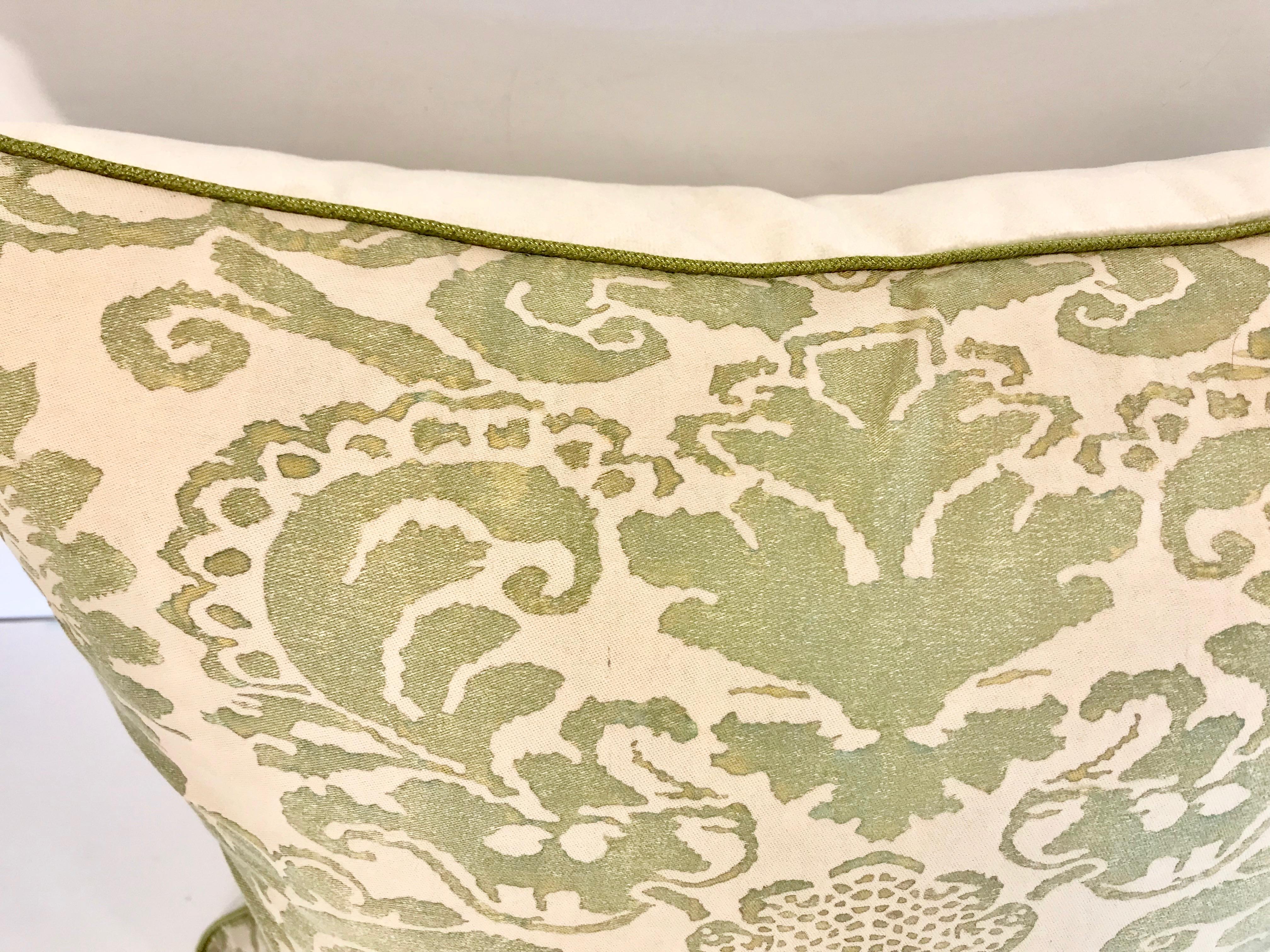 Pair of Fortuny Corone Pillows Green In Good Condition In Dallas, TX