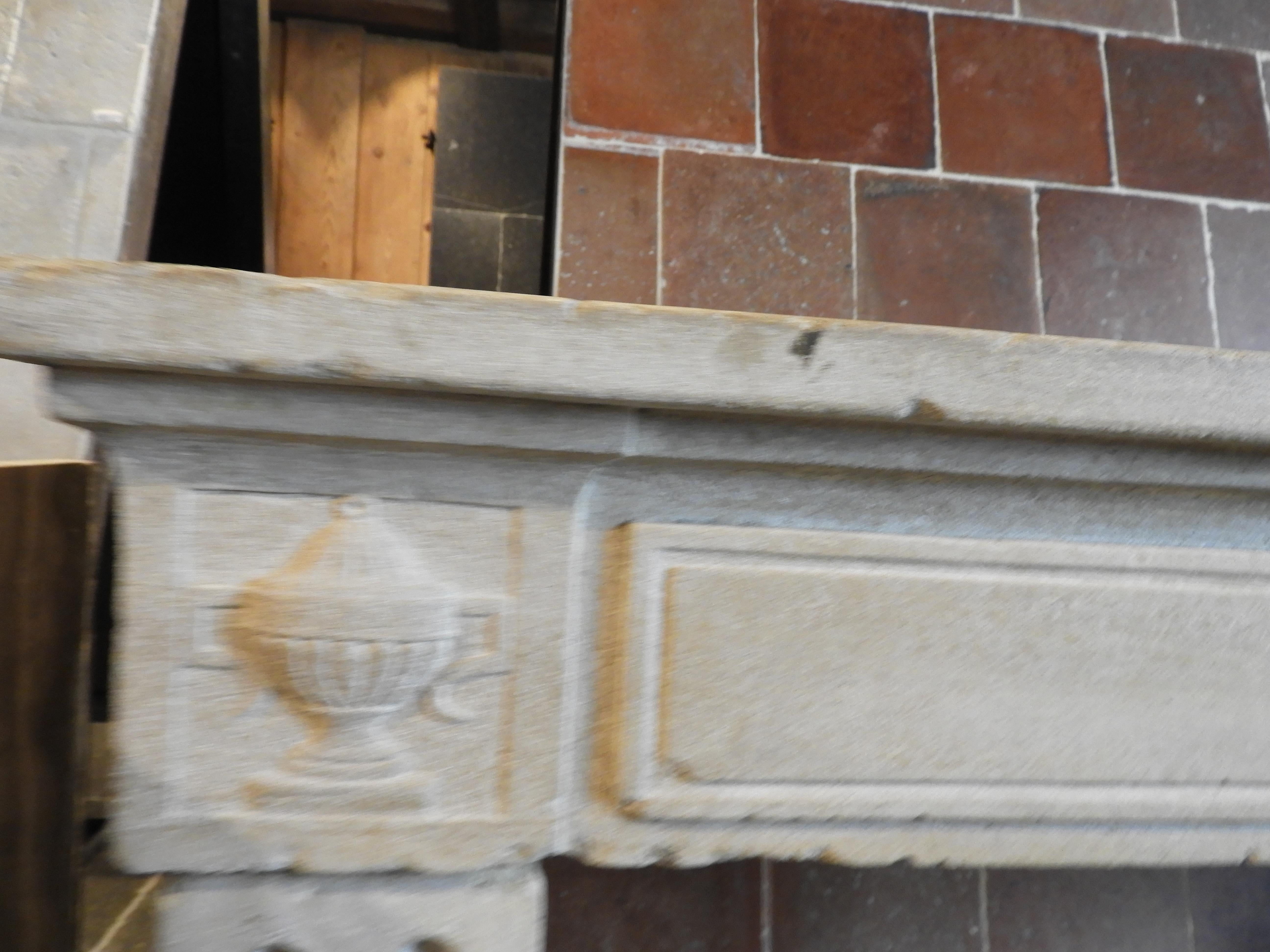 19th Century Empire Fireplace in French Limestone In Good Condition In Zedelgem, BE