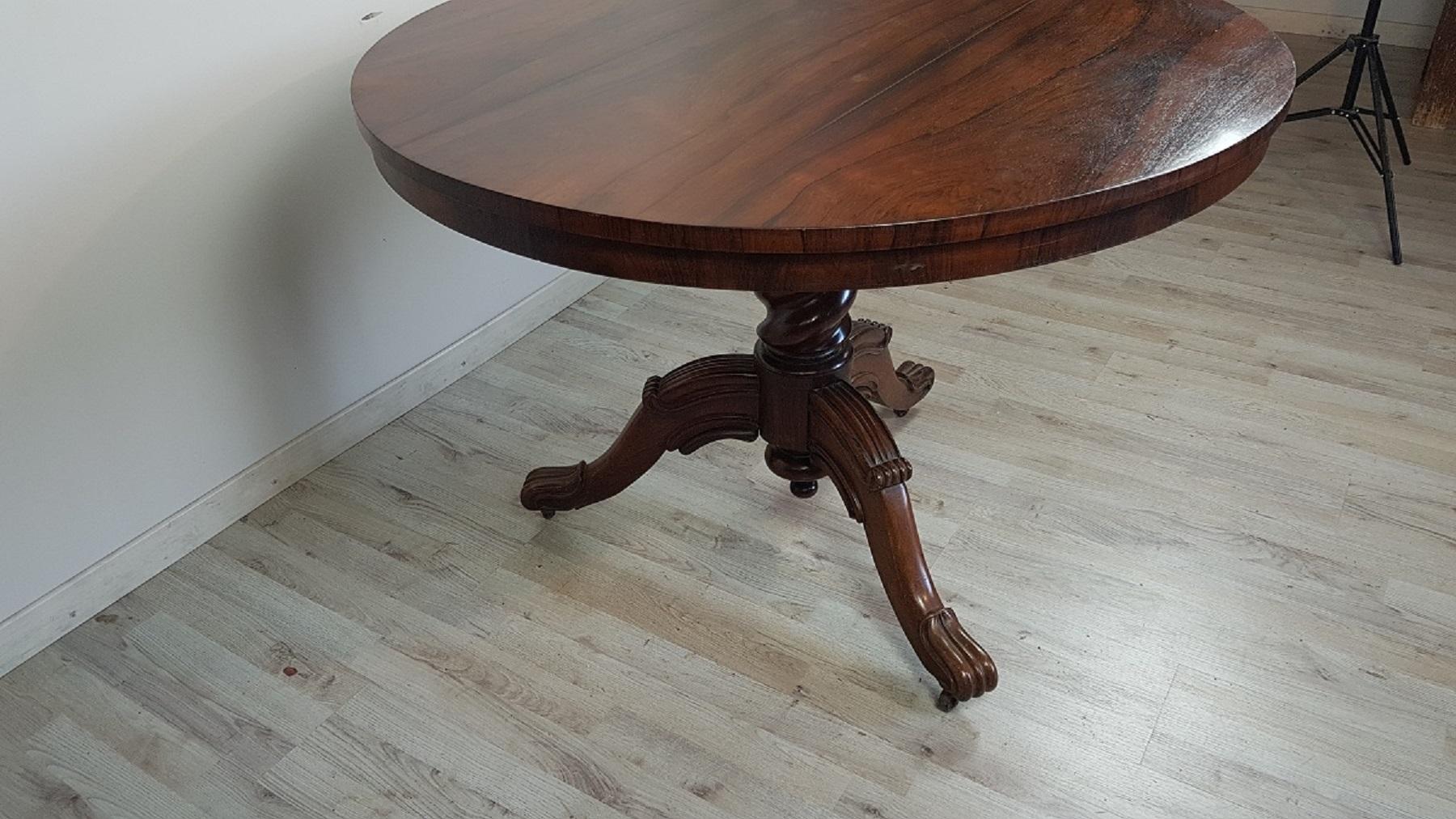 19th Century English Mahogany Tilt-Top Round Table In Excellent Condition In Casale Monferrato, IT