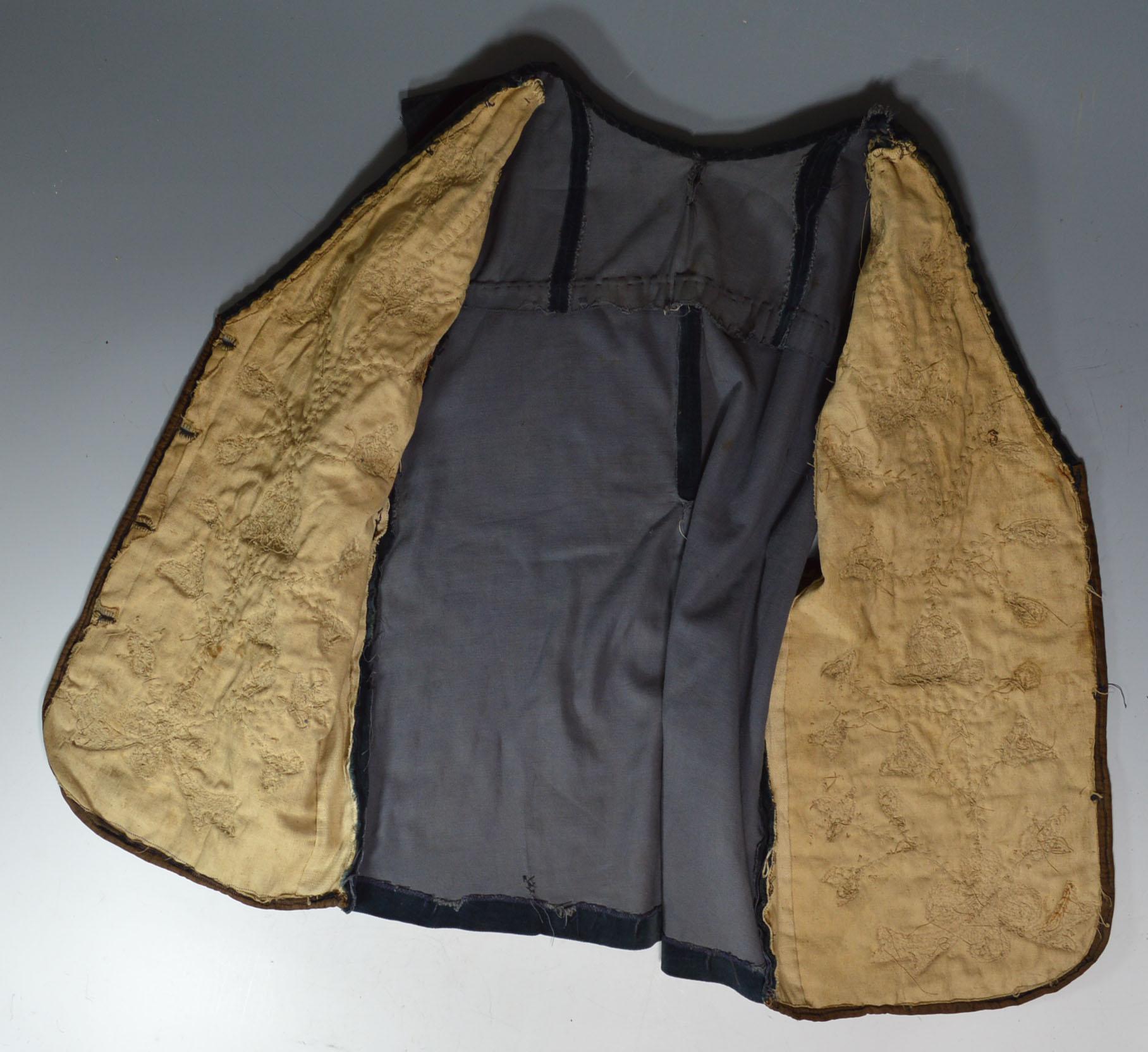 Native American Ojibwe Beaded Velvet Waistcoat In Good Condition In London, GB