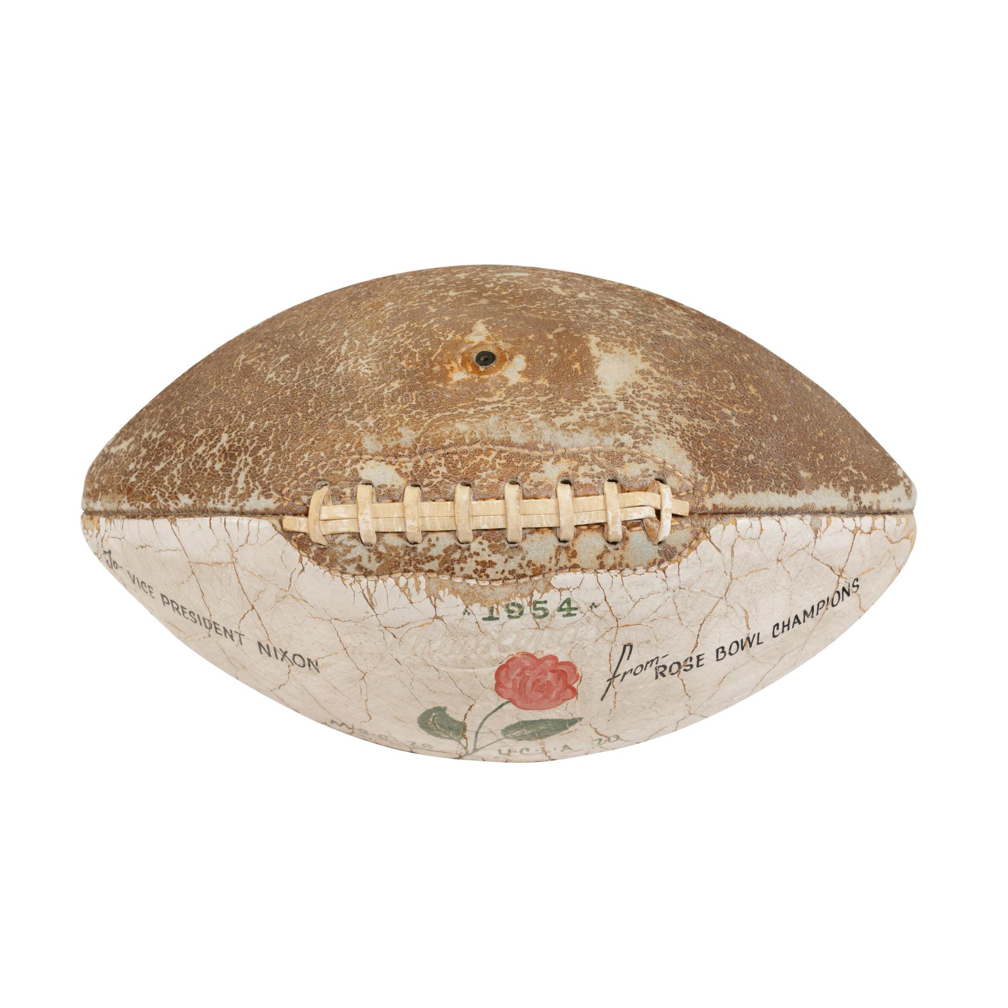 Präsident Richard Nixon's Football im Zustand „Gut“ im Angebot in Coeur d'Alene, ID