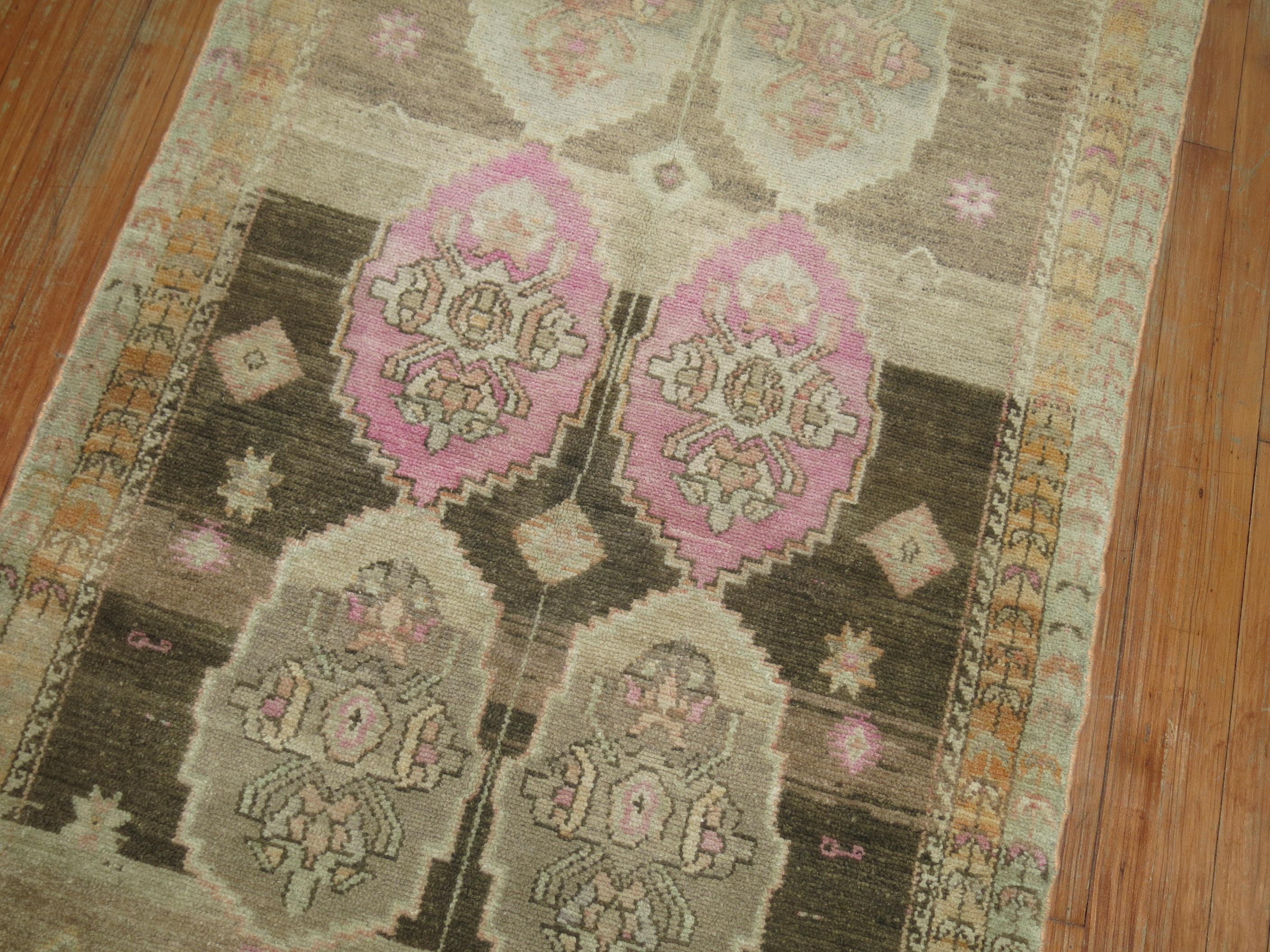 Turkish Oushak Runner with Pink Hues In Good Condition For Sale In New York, NY