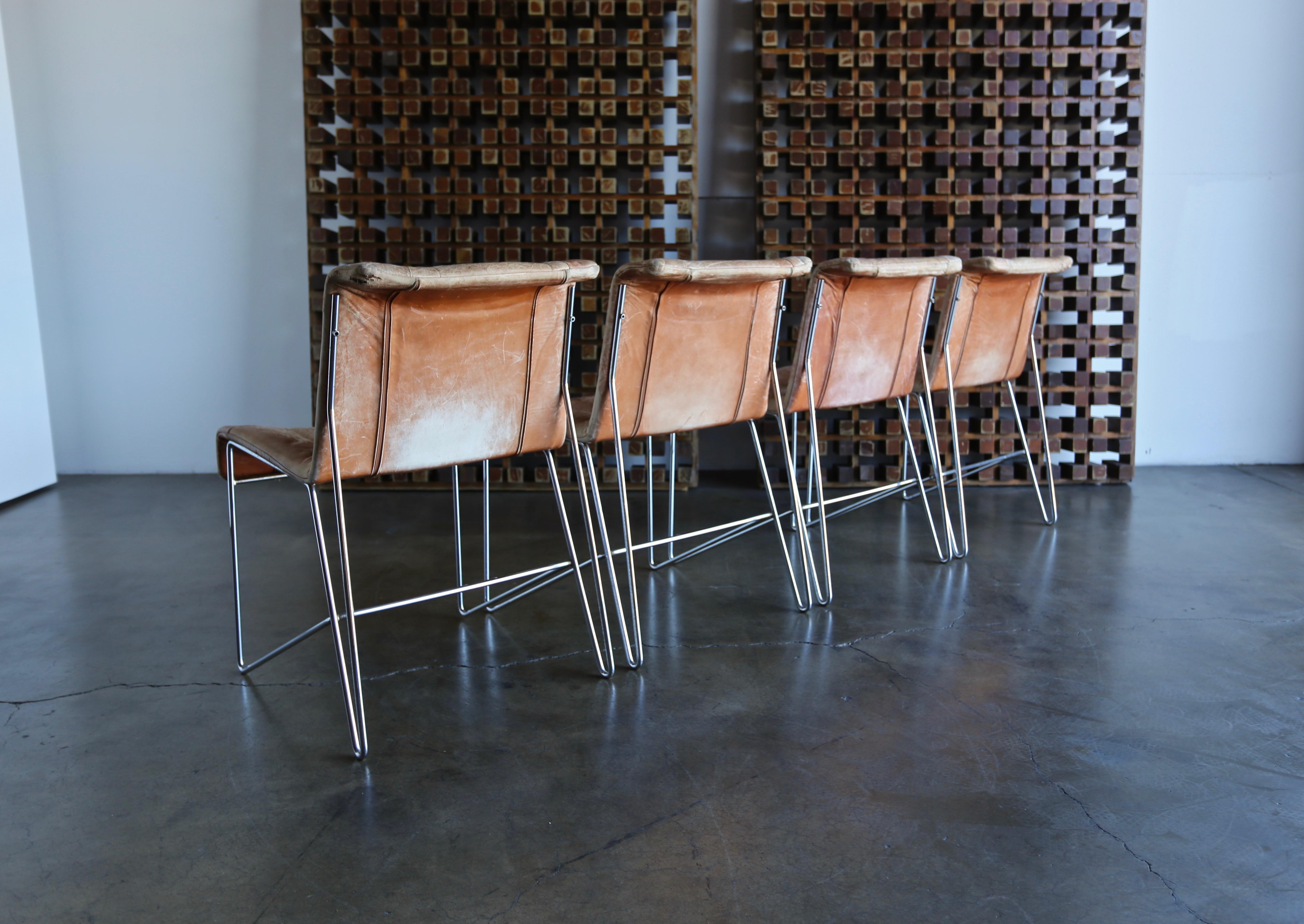 i4 Mariani Leather and Chrome Italian Modern Dining Chairs In Good Condition In Costa Mesa, CA