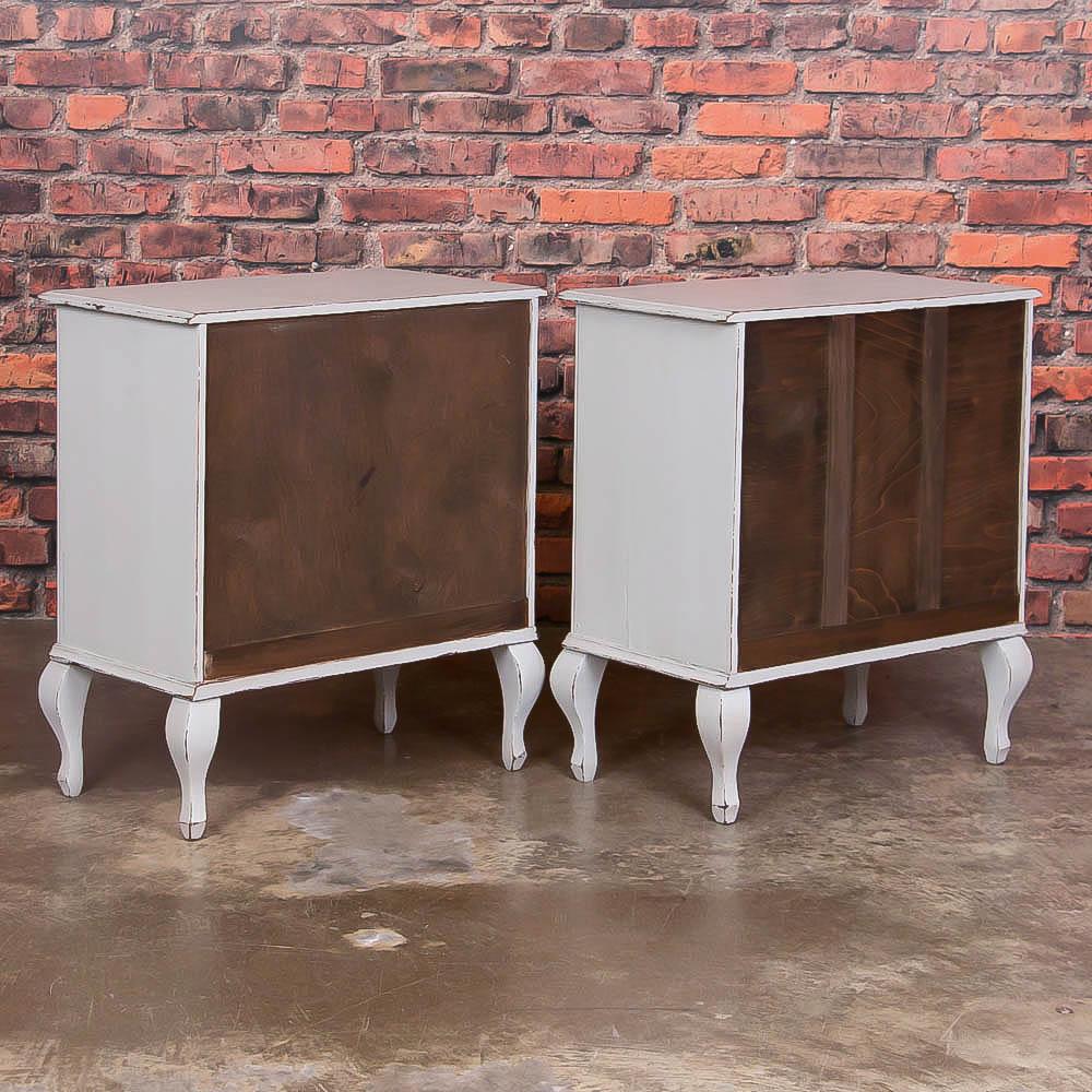 Pair of Painted Antique Chest of Drawers, Nighstands or Side Tables In Good Condition In Round Top, TX