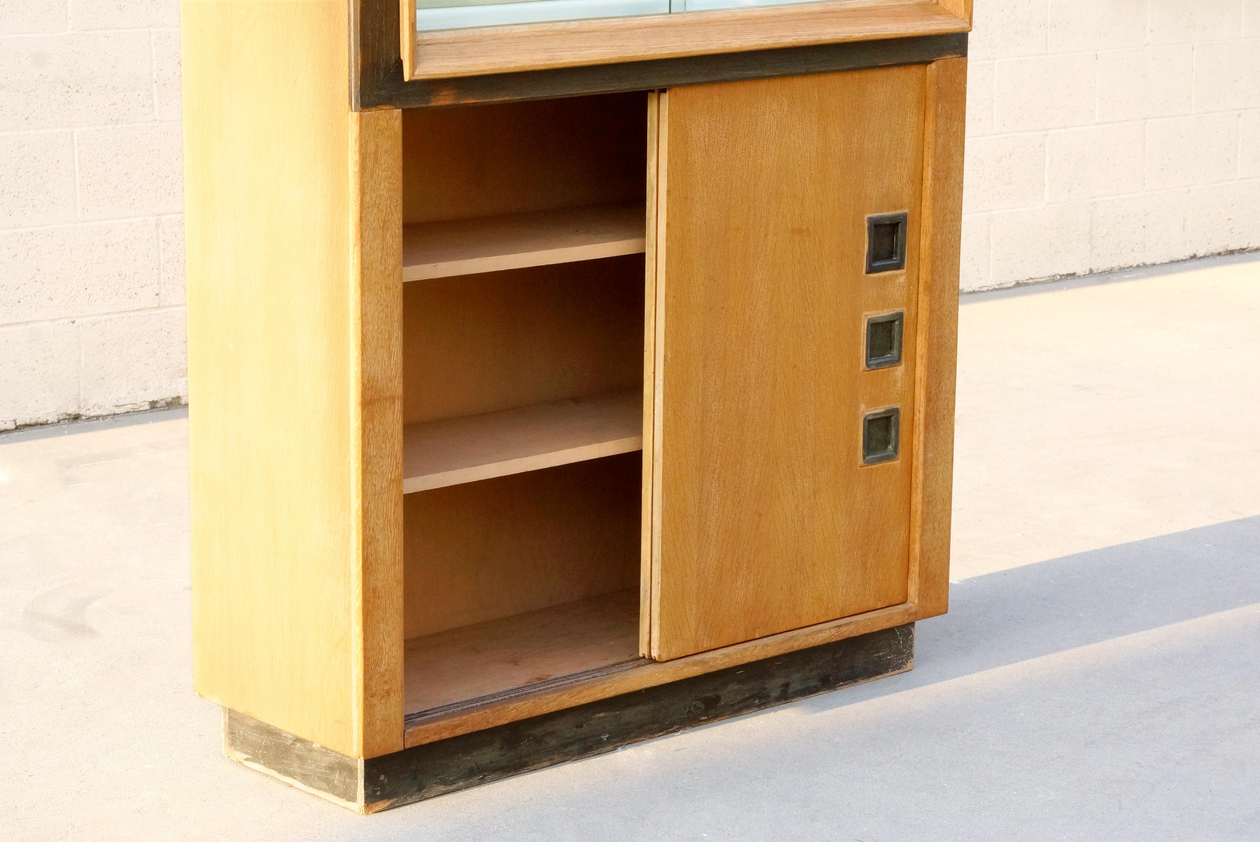 Unknown Modernist Display Cabinet in the Style of Paul Laszlo