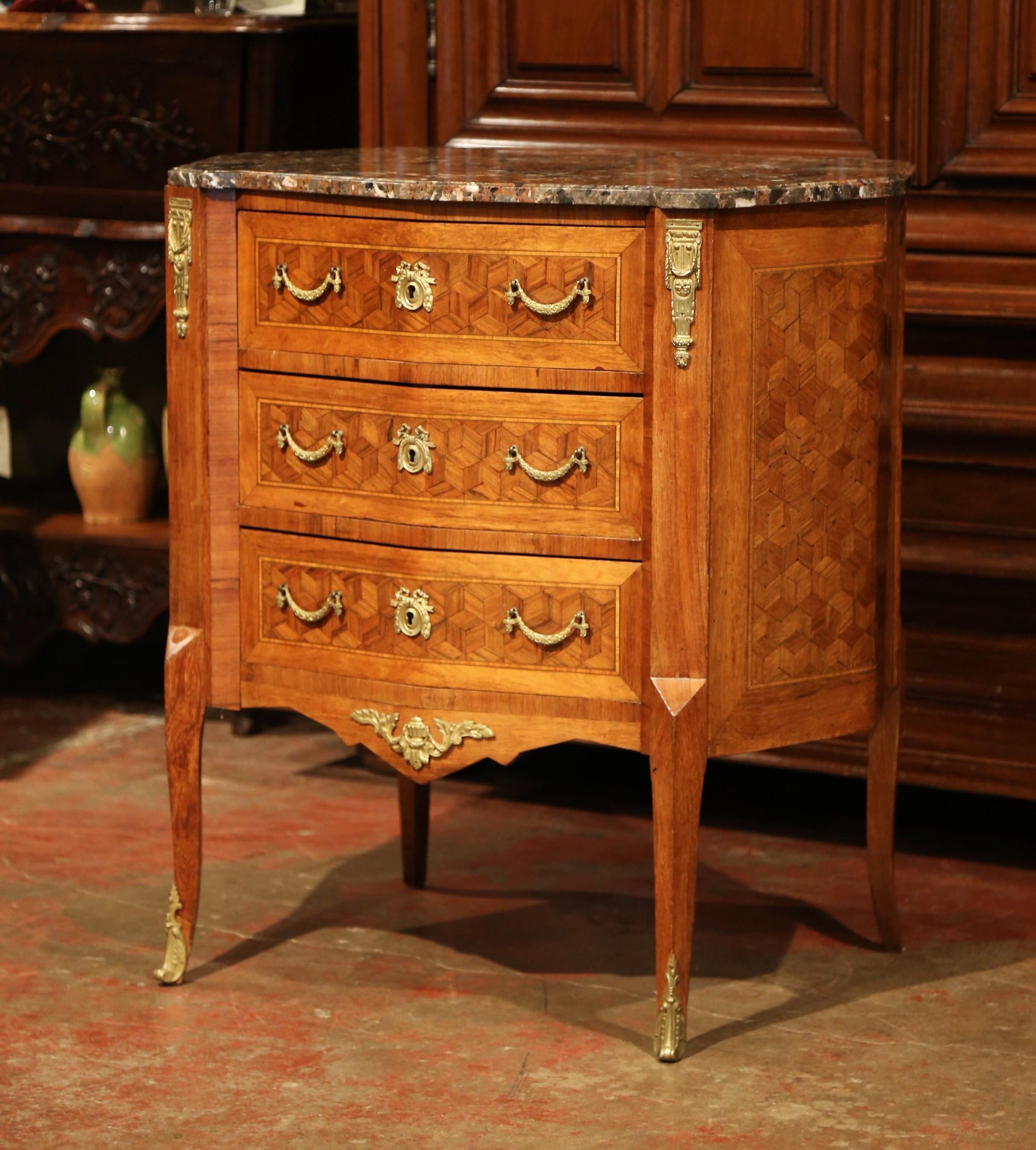 Early 20th Century French Louis XV Walnut Commode Chest with Marble Top In Excellent Condition In Dallas, TX