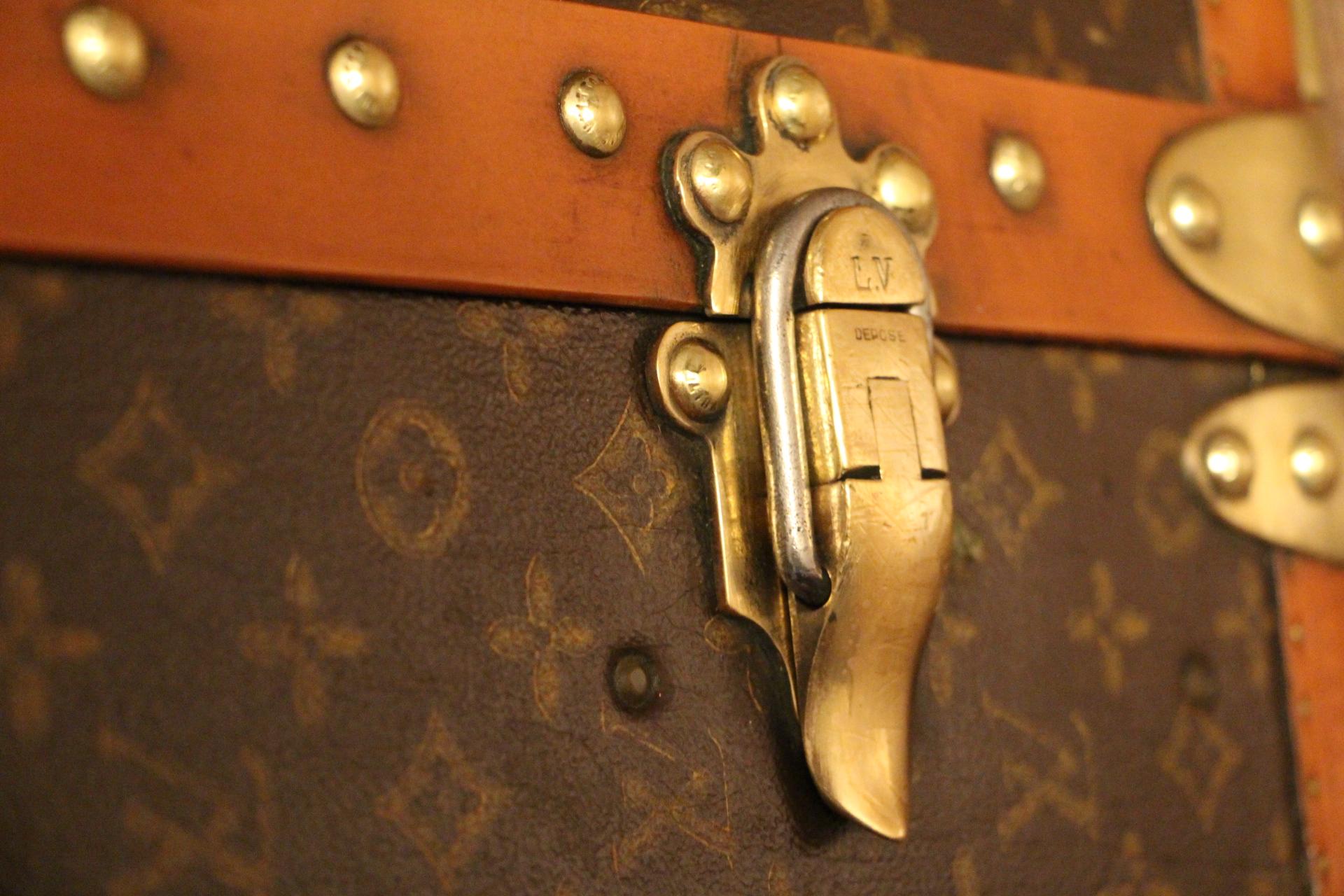 1930s Louis Vuitton Monogram Canvas and Brass Fittings Wardrobe Steamer Trunk In Excellent Condition In Saint-Ouen, FR