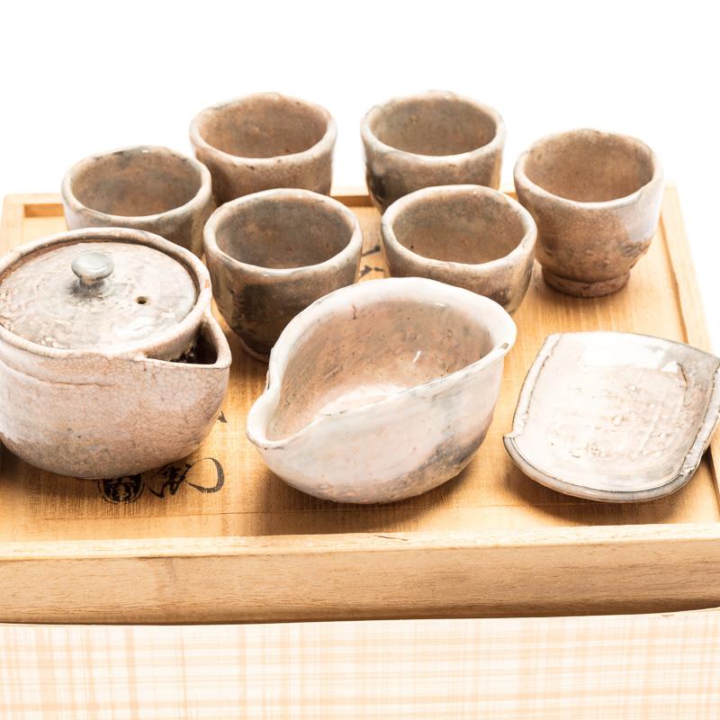 Japanese Hagi Pottery Sencha Tea Set by Tahara Tobe the 12th, Showa Period In Good Condition In Prahran, Victoria