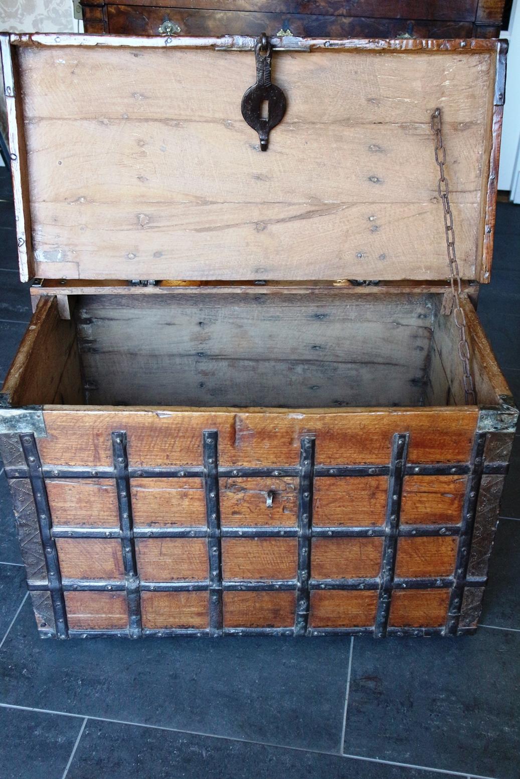 Mid-19th Century 19th Century Anglo-Indian Small Teak Chest