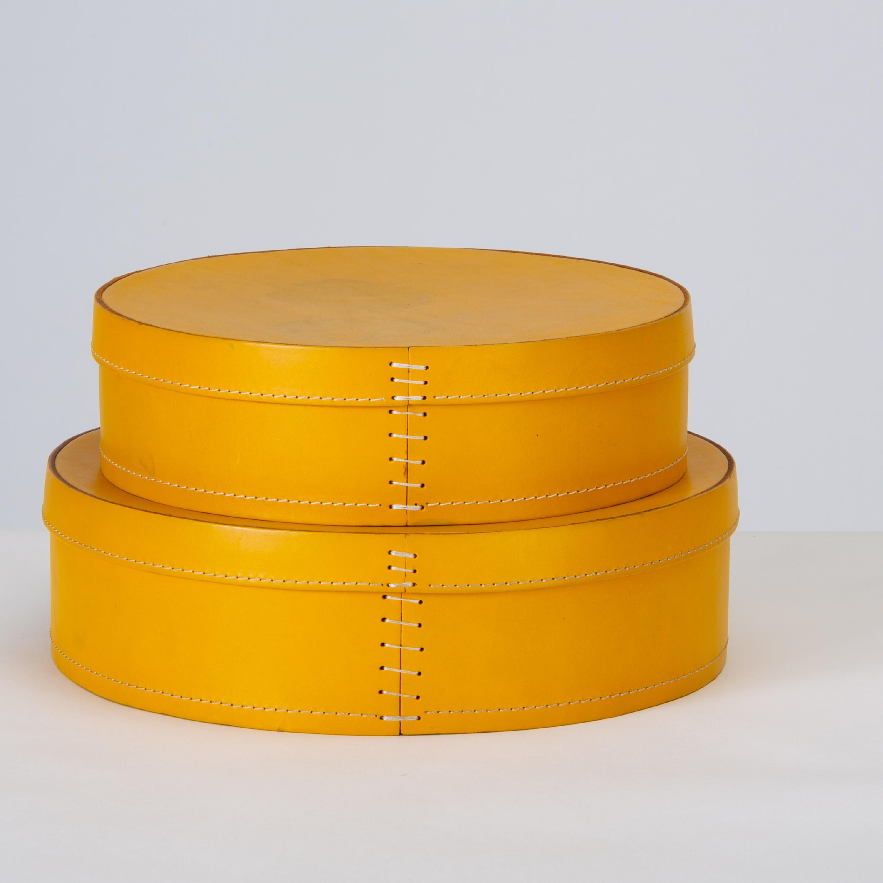 Italian Round Leather Nesting Boxes by Arte Cuoio & Triangolo
