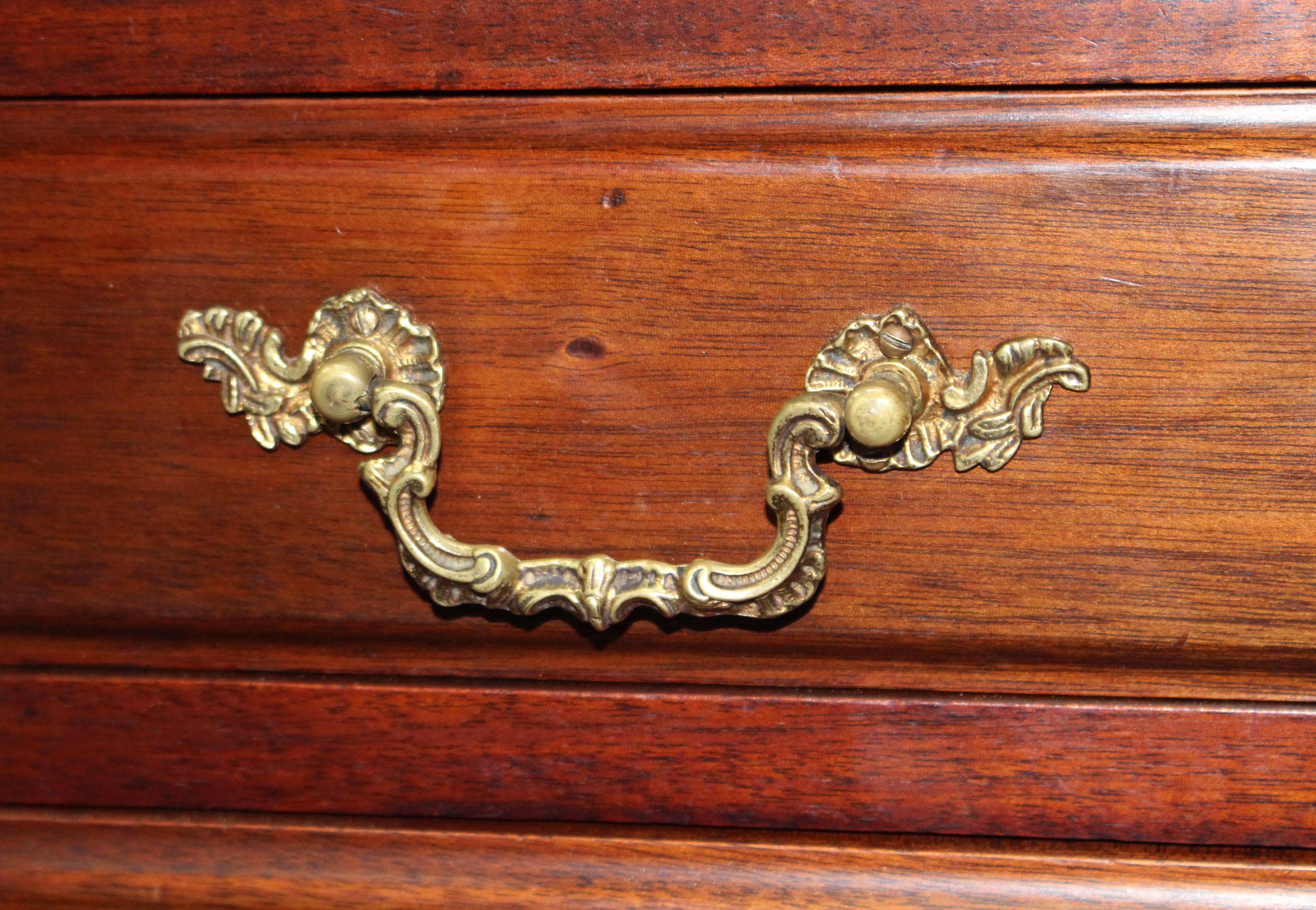 Quality Edwardian Walnut Pedestal Desk with Brass Handles For Sale 1