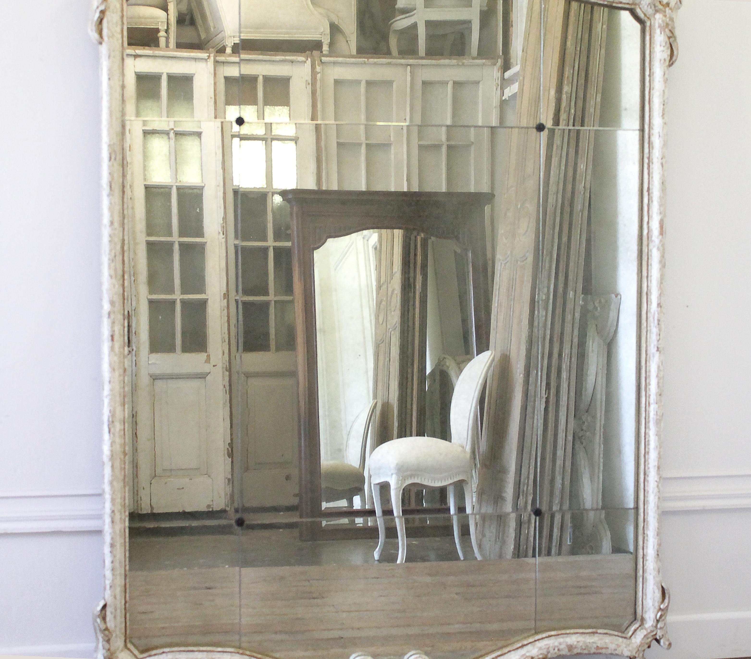 Vintage Decorative Mirror in Wood Frame 1