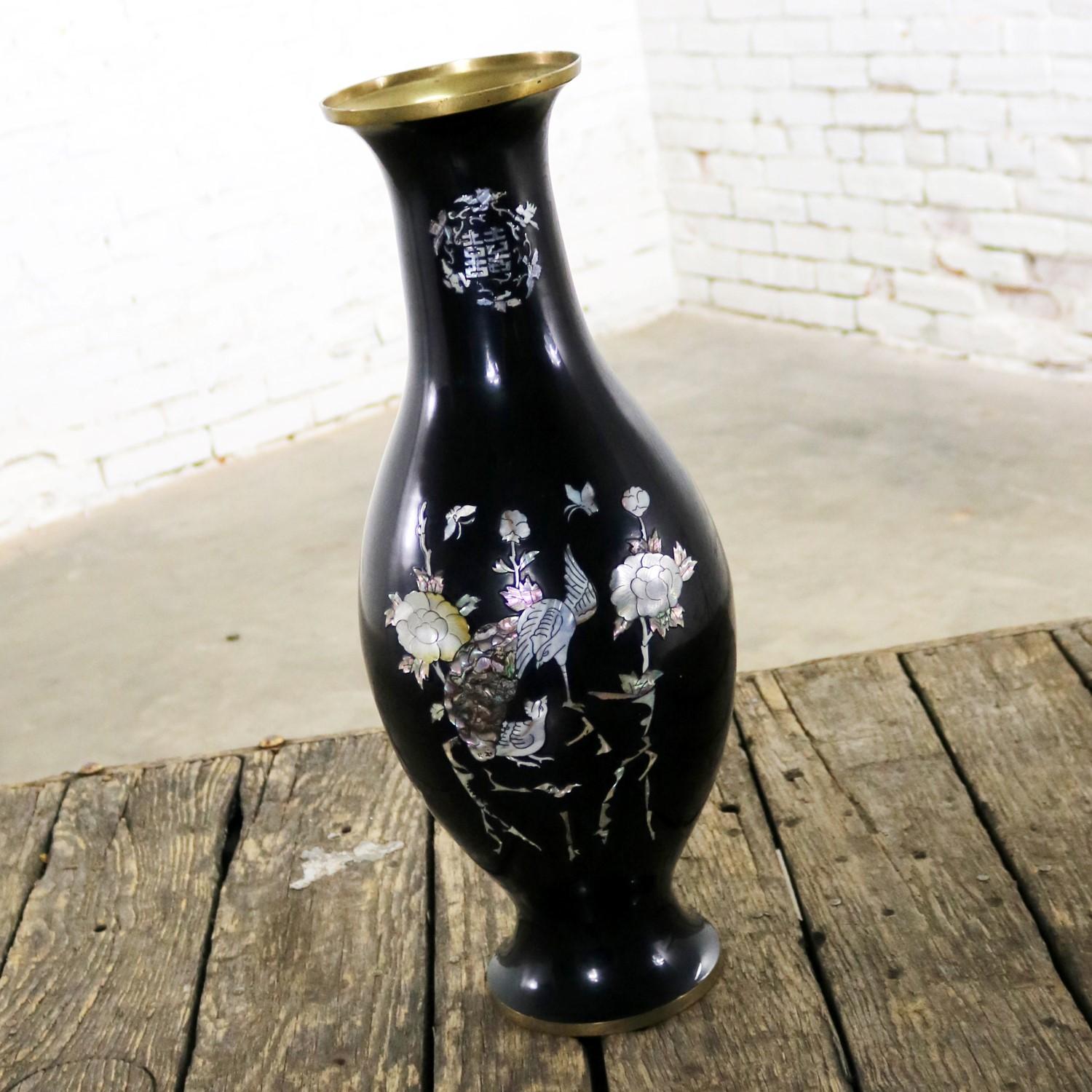 black lacquer vase