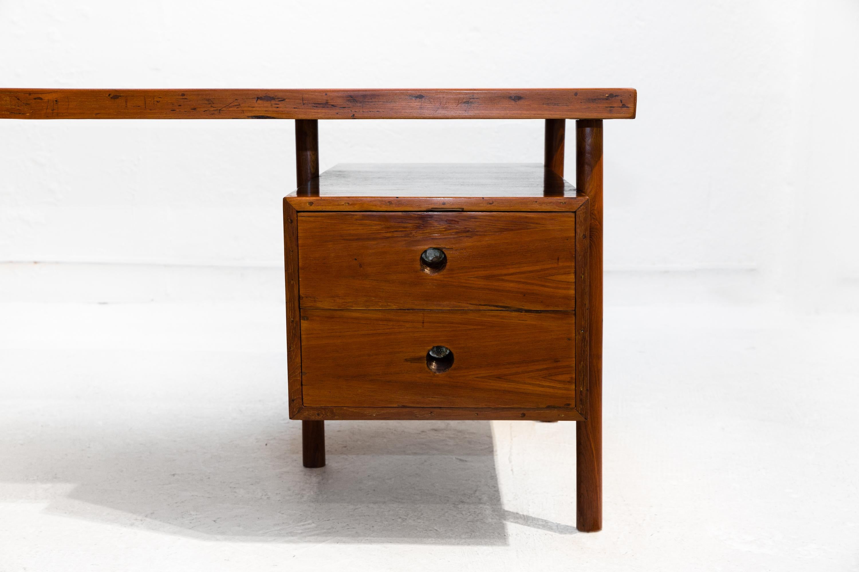 Administrative Desk by Pierre Jeanneret In Good Condition For Sale In Munich, DE