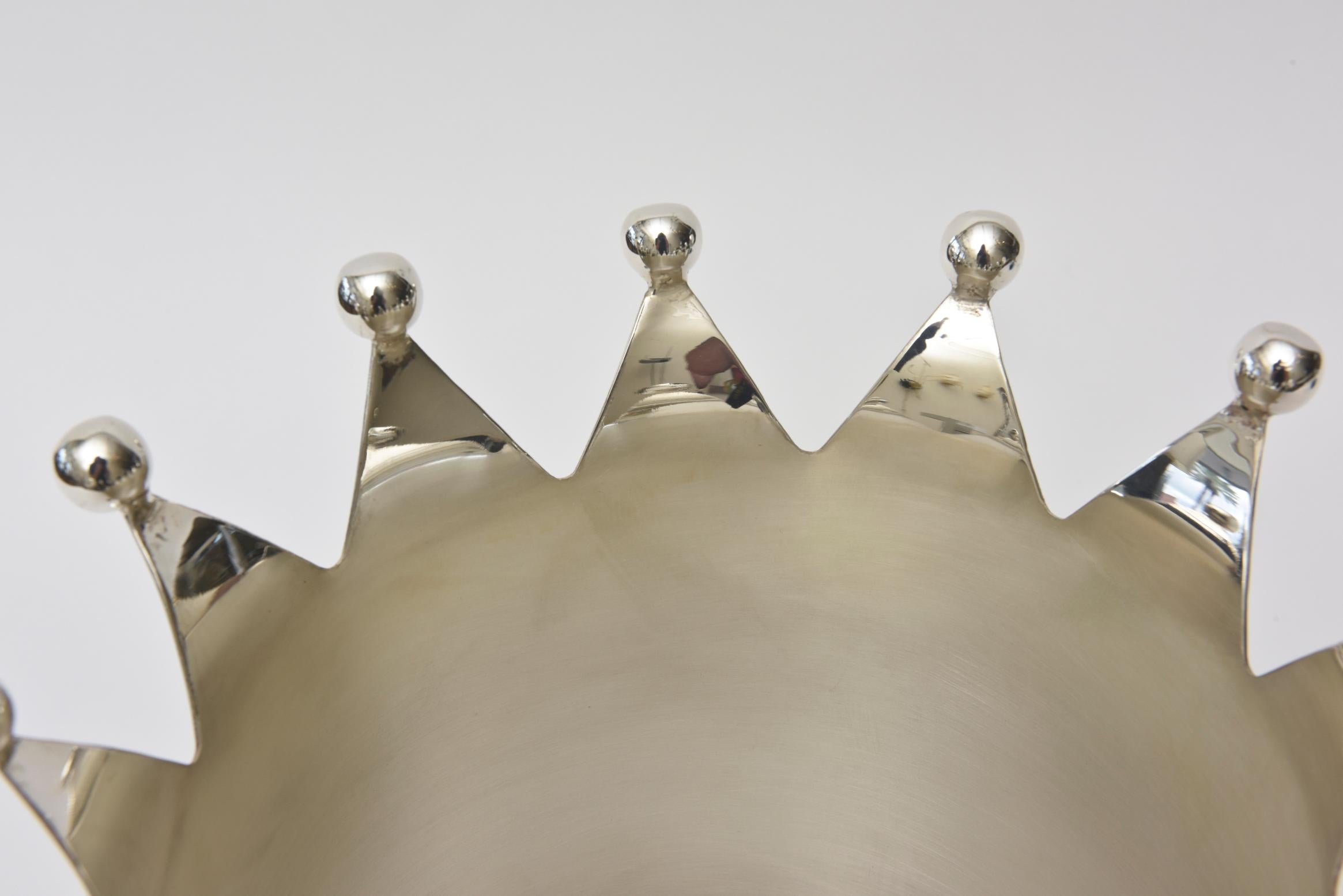 bucket crown