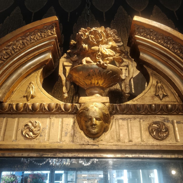 Carved Giltwood Irish Mirror, Dublin, circa 1830 For Sale at