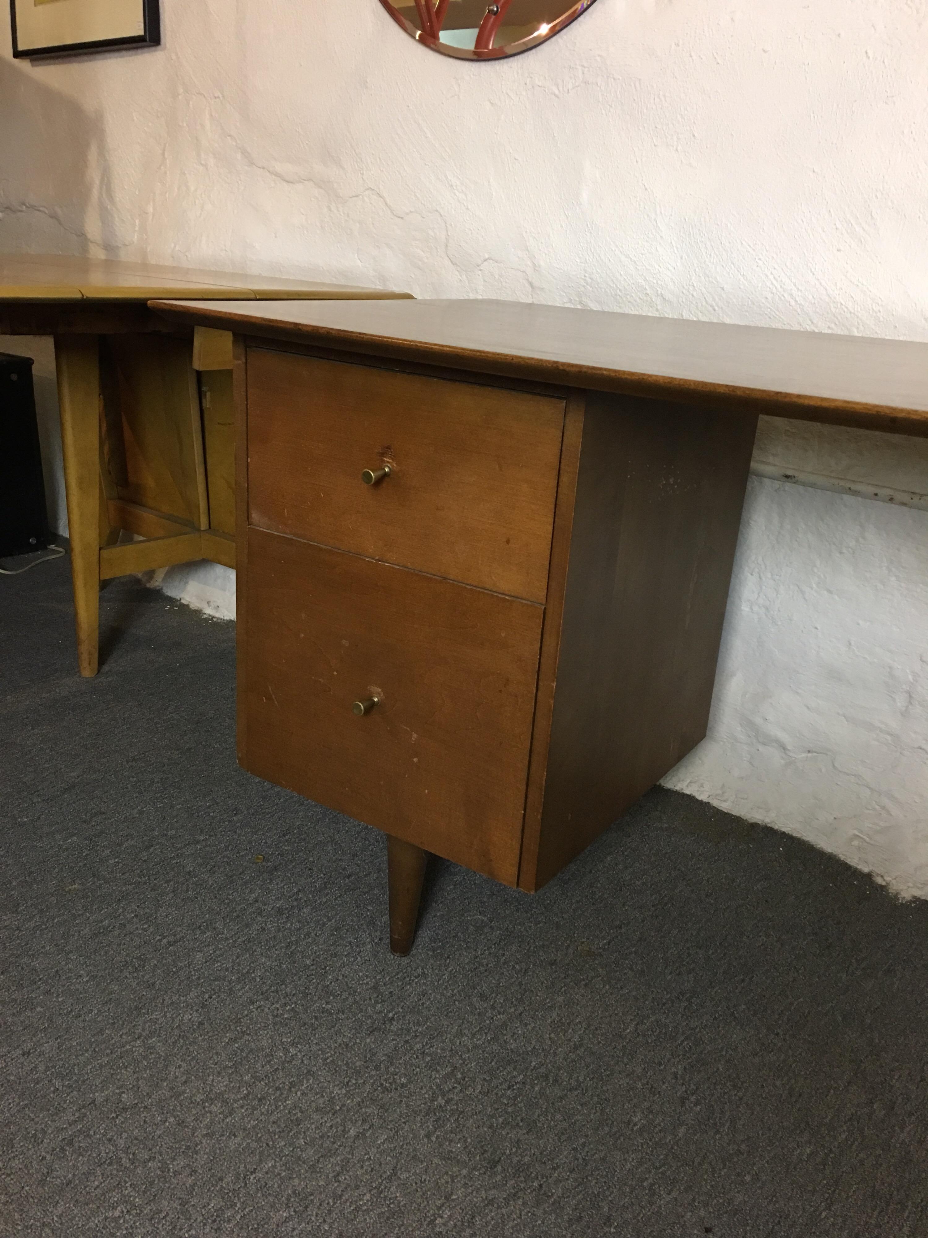 Paul McCobb for Winchendon Planner Group Desk In Excellent Condition In Philadelphia, PA