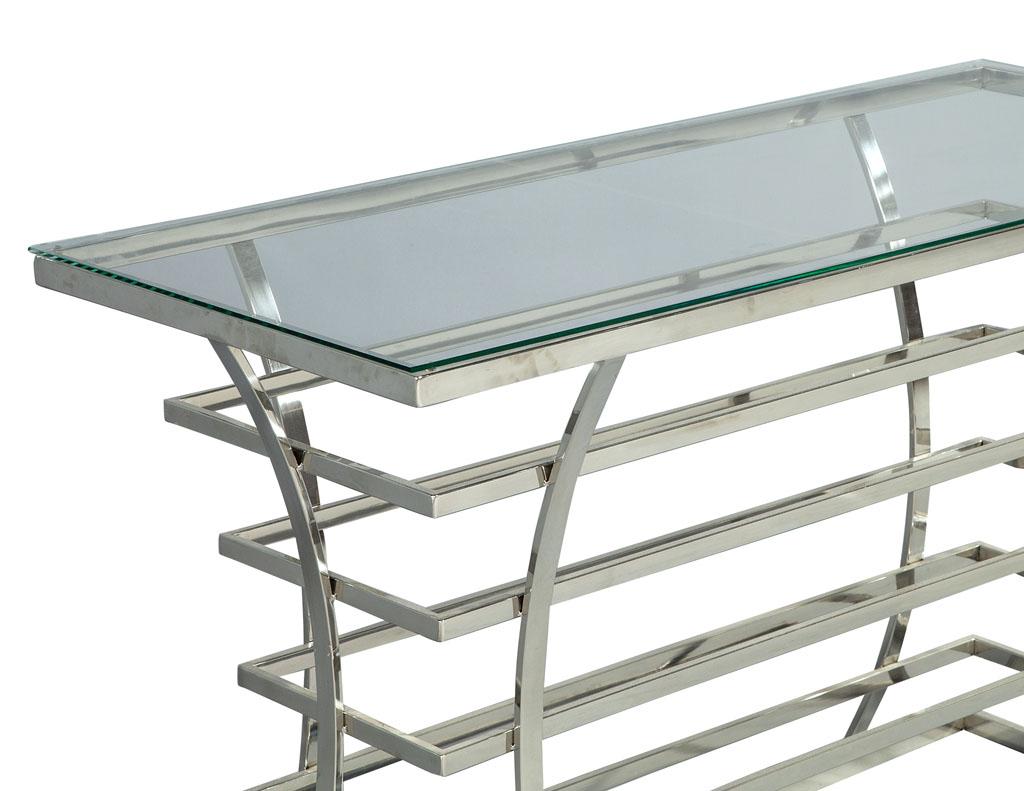 Mesa consola Jack Fhillips de acero inoxidable y cristal en Bueno estado para la venta en North York, ON