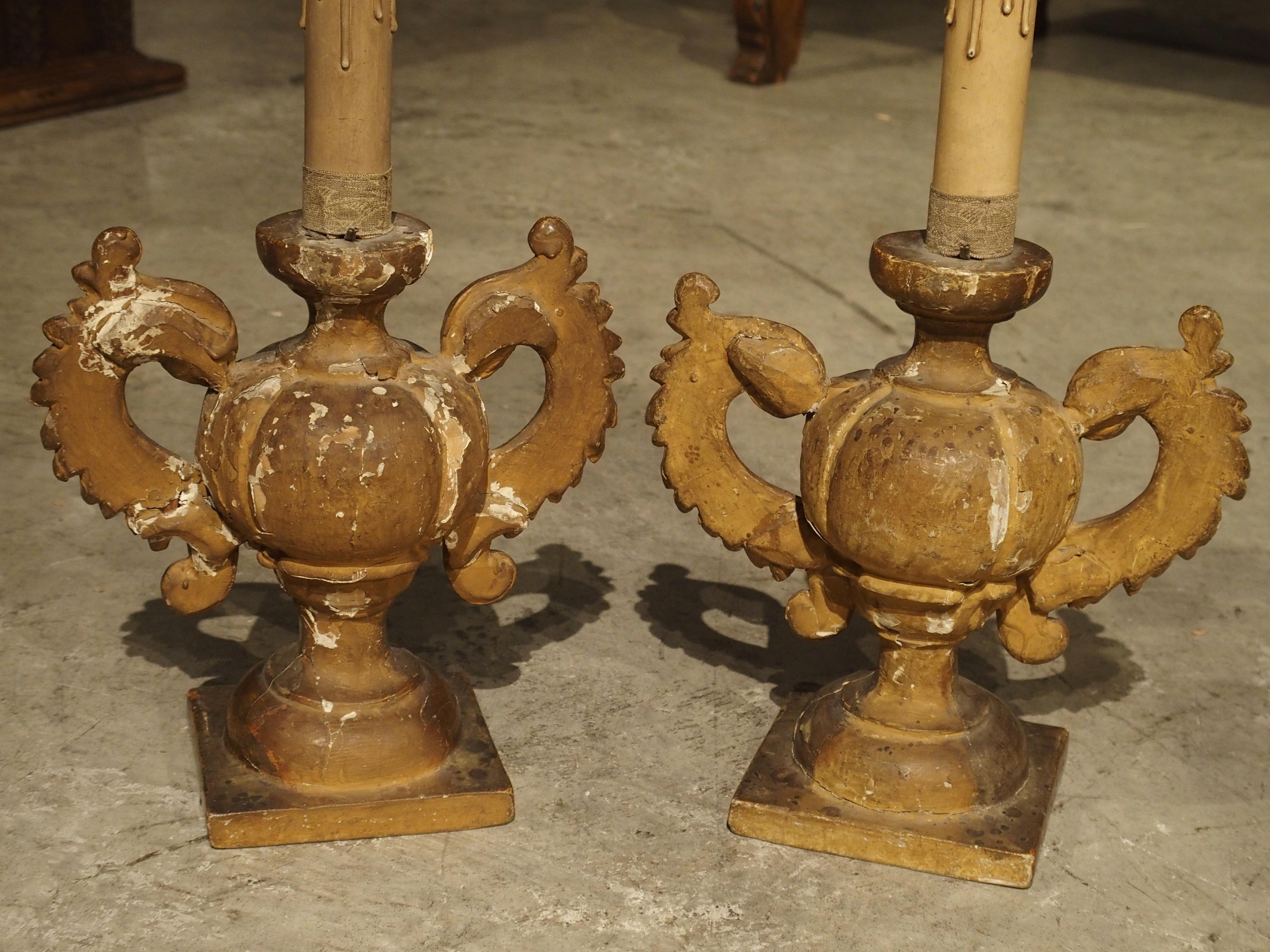 Antike italienische Kerzenständer aus vergoldetem Holz, um 1880 im Zustand „Relativ gut“ in Dallas, TX