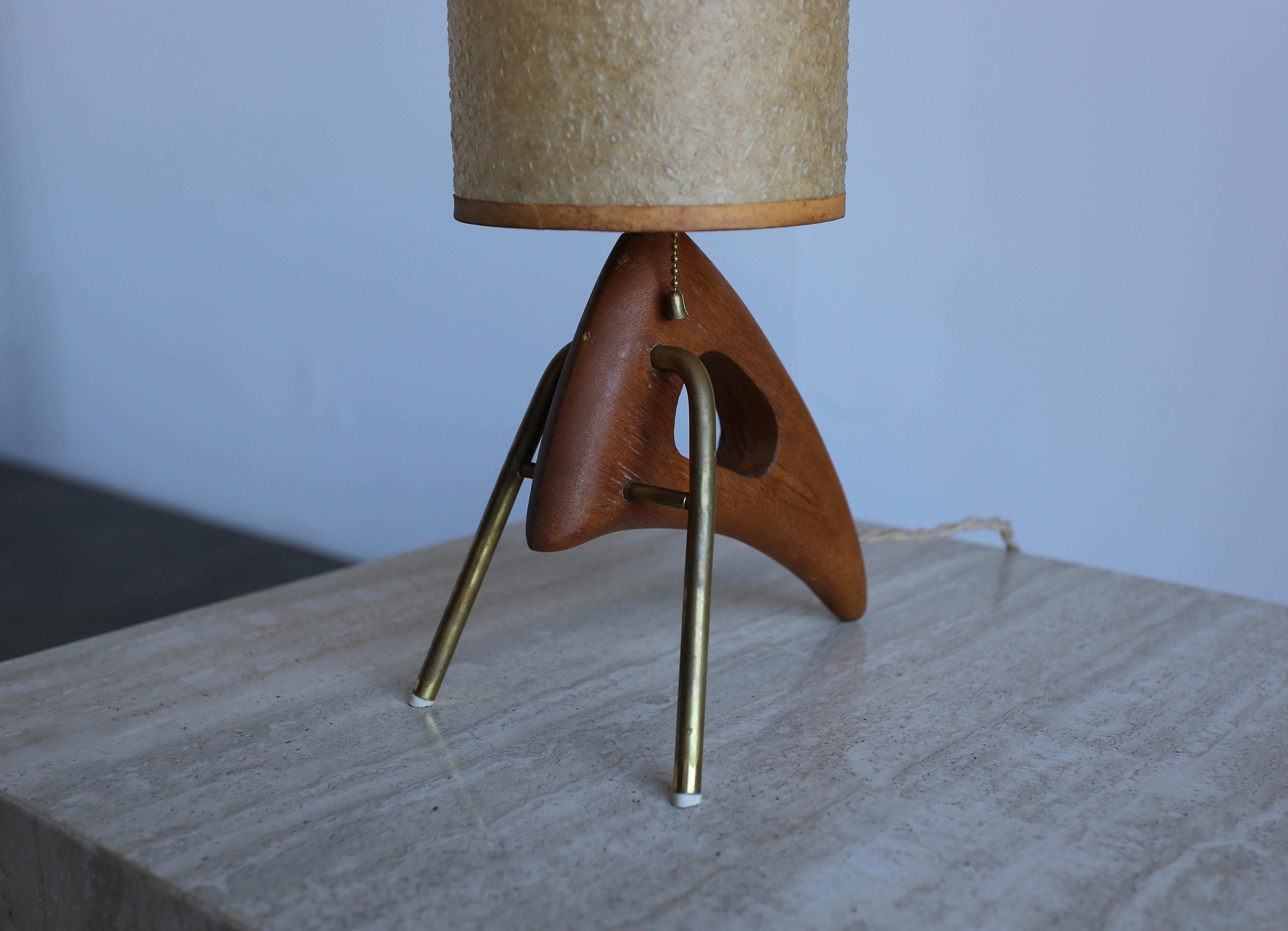 1950s Sculptural Modernist Table Lamp  In Good Condition In Costa Mesa, CA