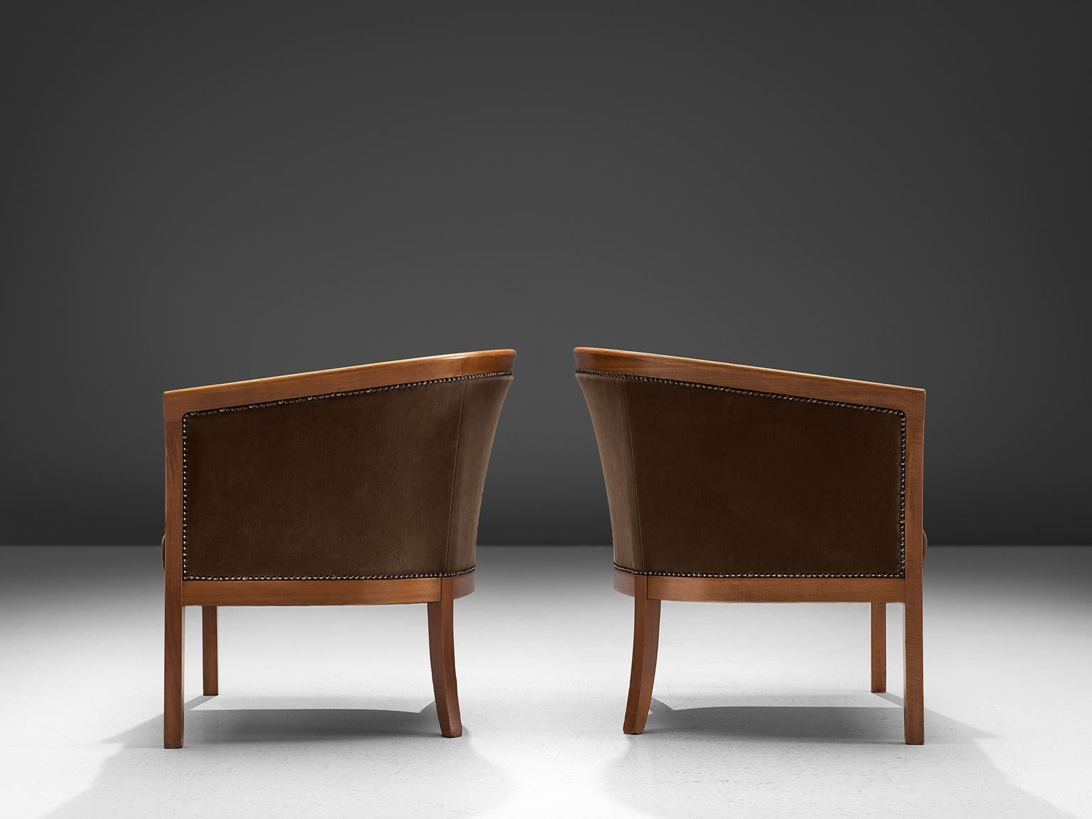 Mid-20th Century Classic Brown French Chairs, 1940s