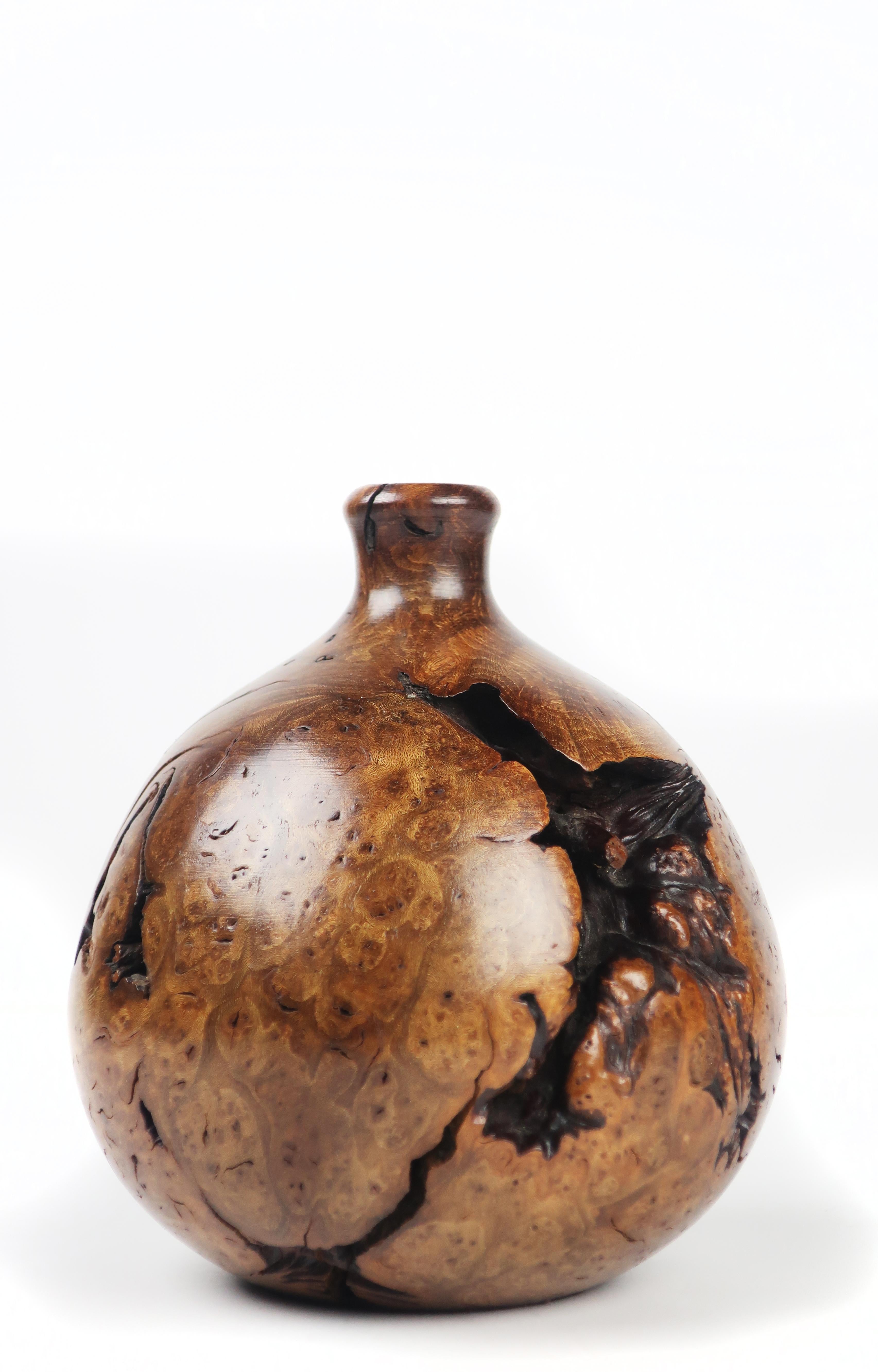 Vintage Wood Burl Vase In Excellent Condition In Brooklyn, NY