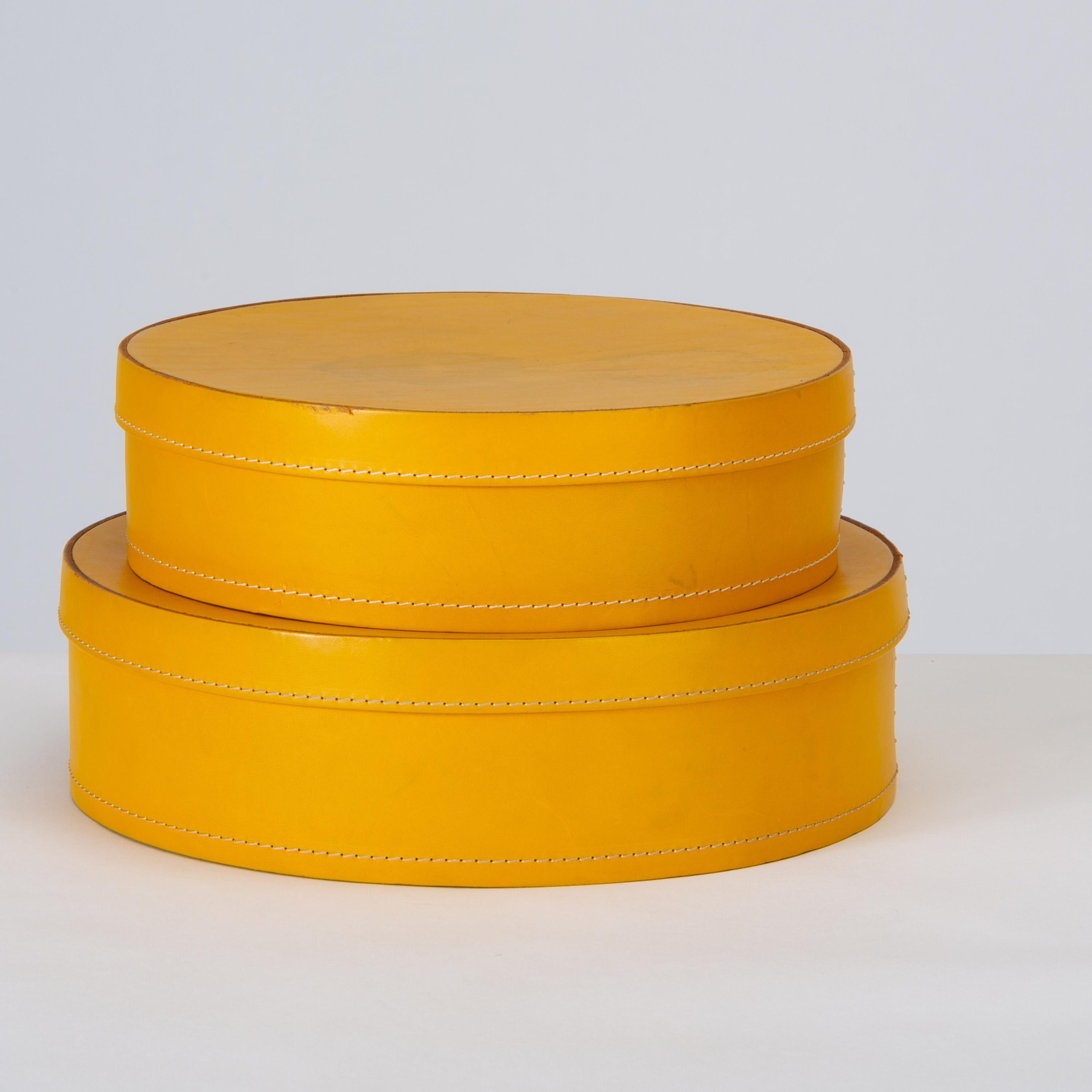 Round Leather Nesting Boxes by Arte Cuoio & Triangolo In Good Condition In Los Angeles, CA
