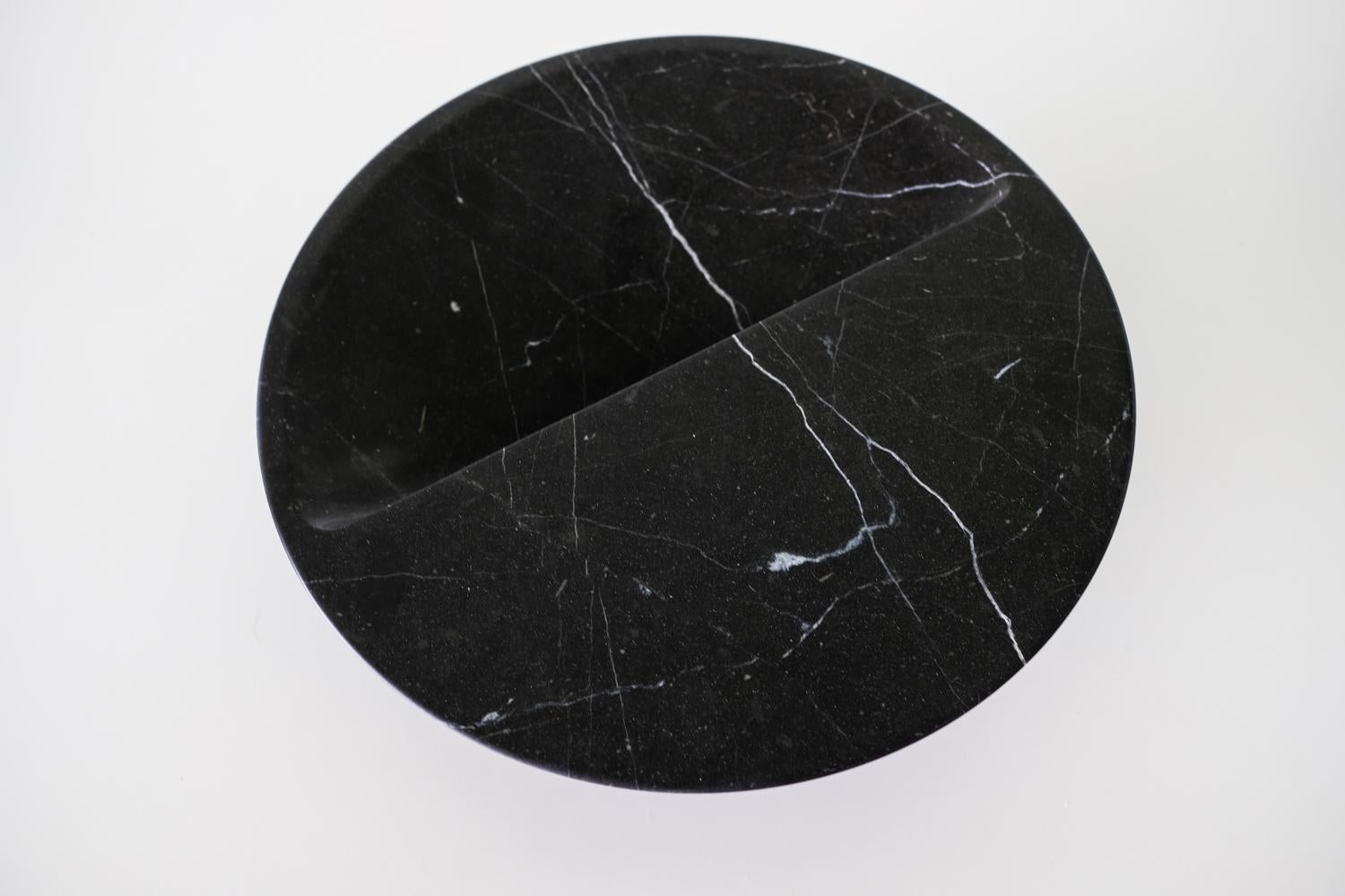 Minimalist Round Tray in Black Marble For Sale