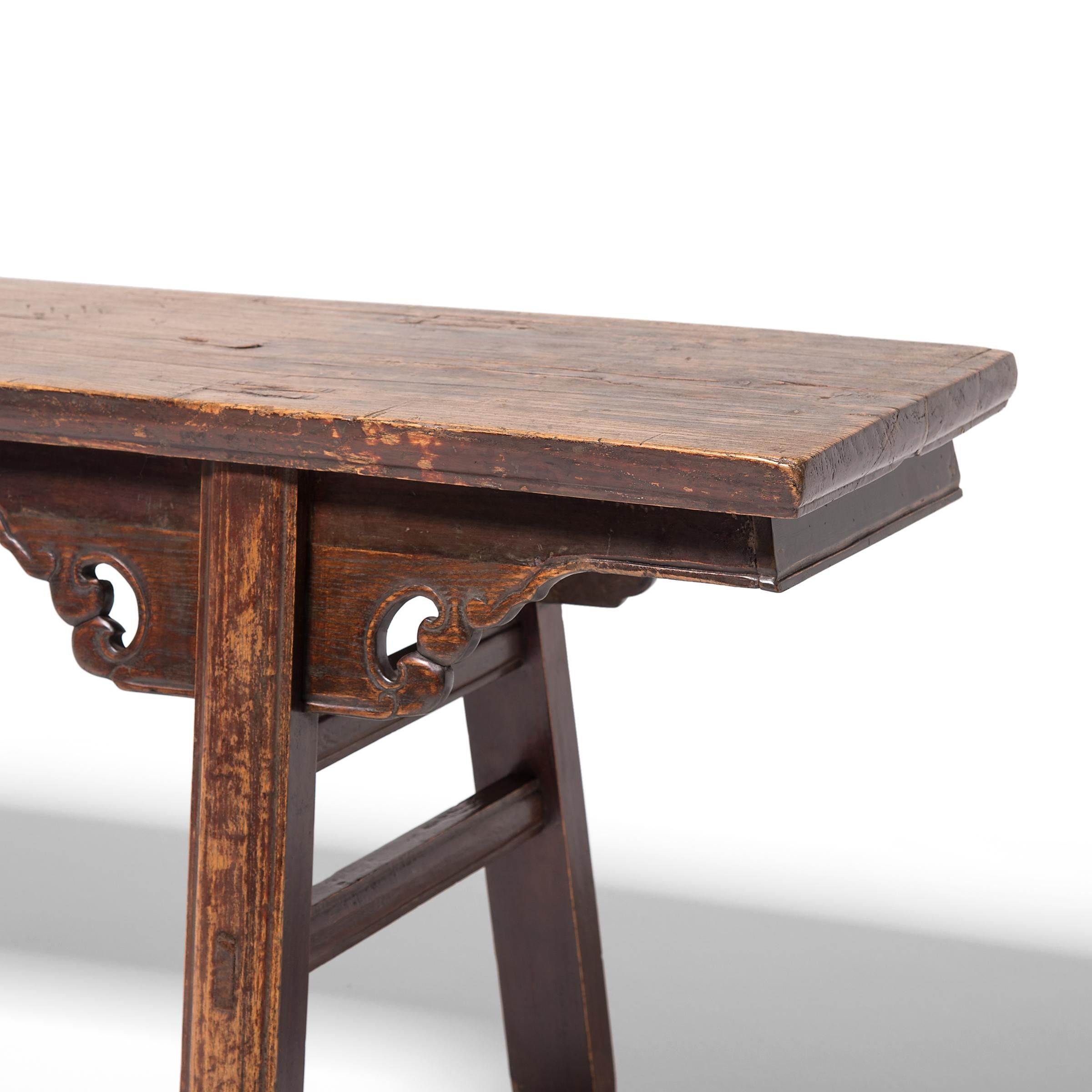 Banc laqué chinois avec pieds évasés Bon état à Chicago, IL