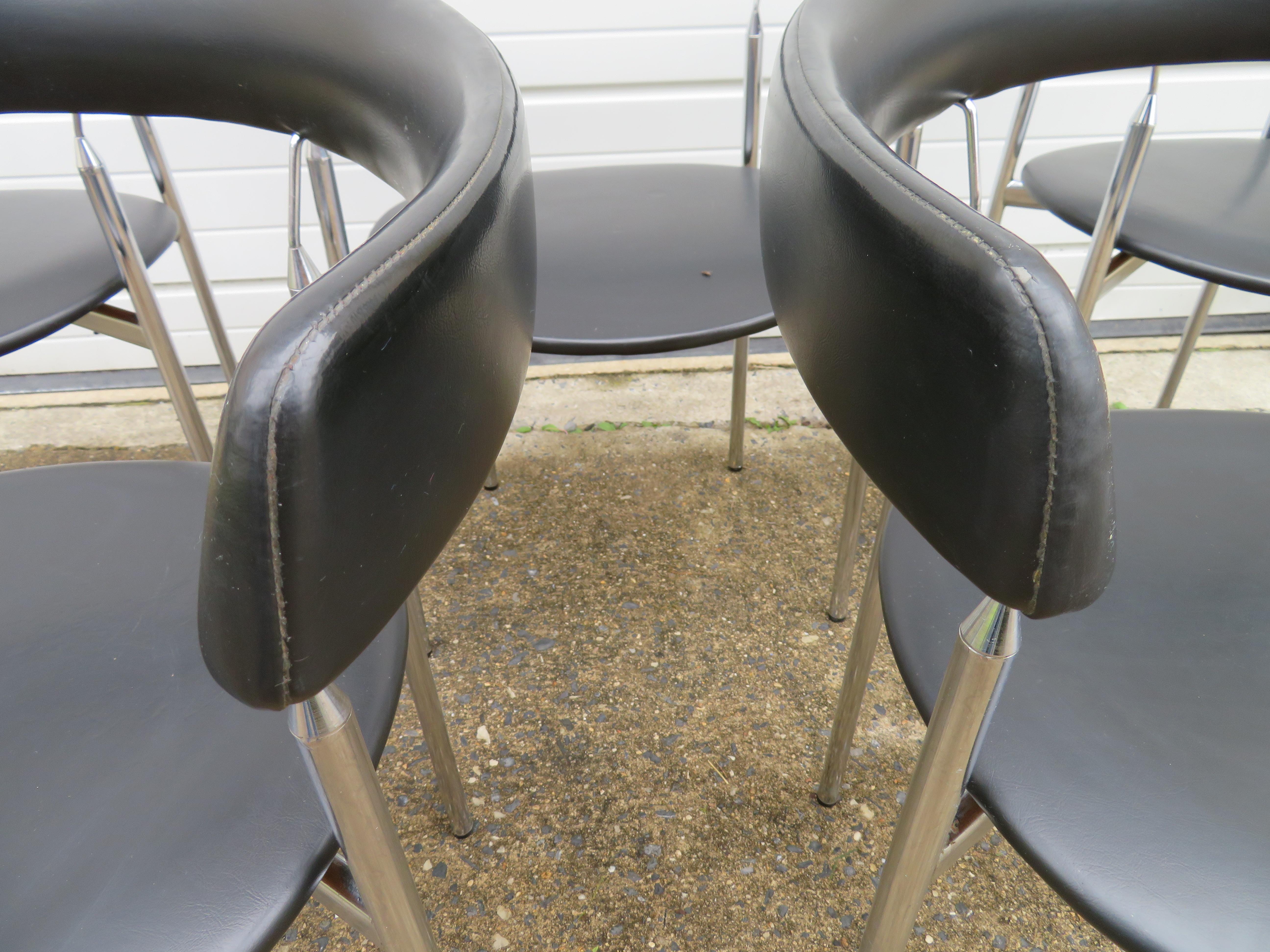 Danish Set of Five Poul Kjaerholm Style Barrel Back Dining Chairs Table, Midcentury For Sale