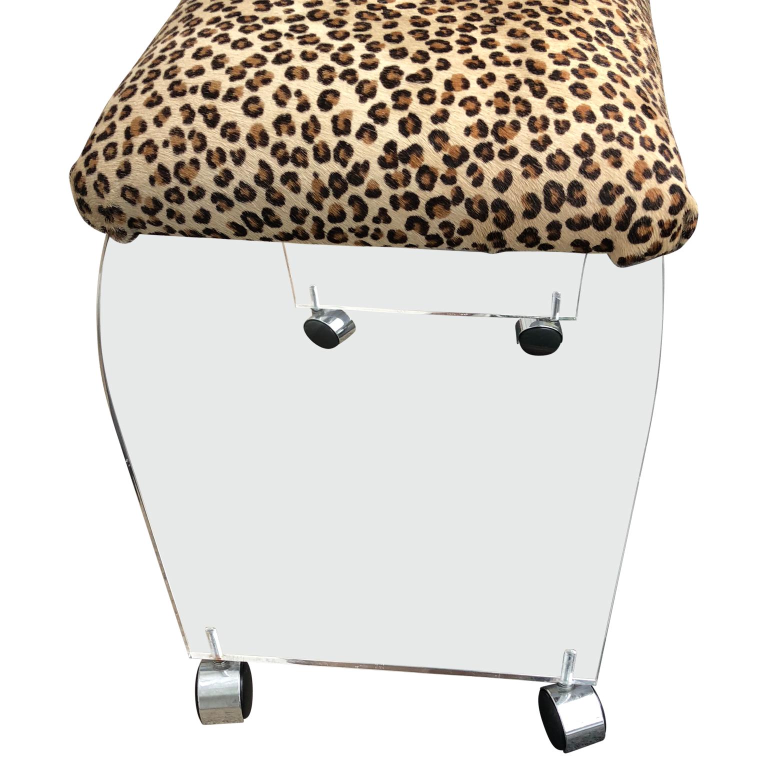 Mid-Century Modern Waterfall Lucite Stool or Bench with Faux Cheetah Fabric In Good Condition For Sale In Haddonfield, NJ