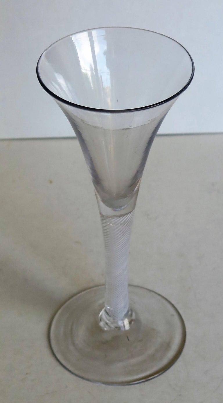 Mid-18th Century Georgian tall Wine Glass hand-blown Cotton Twist opaque Stem For Sale 1